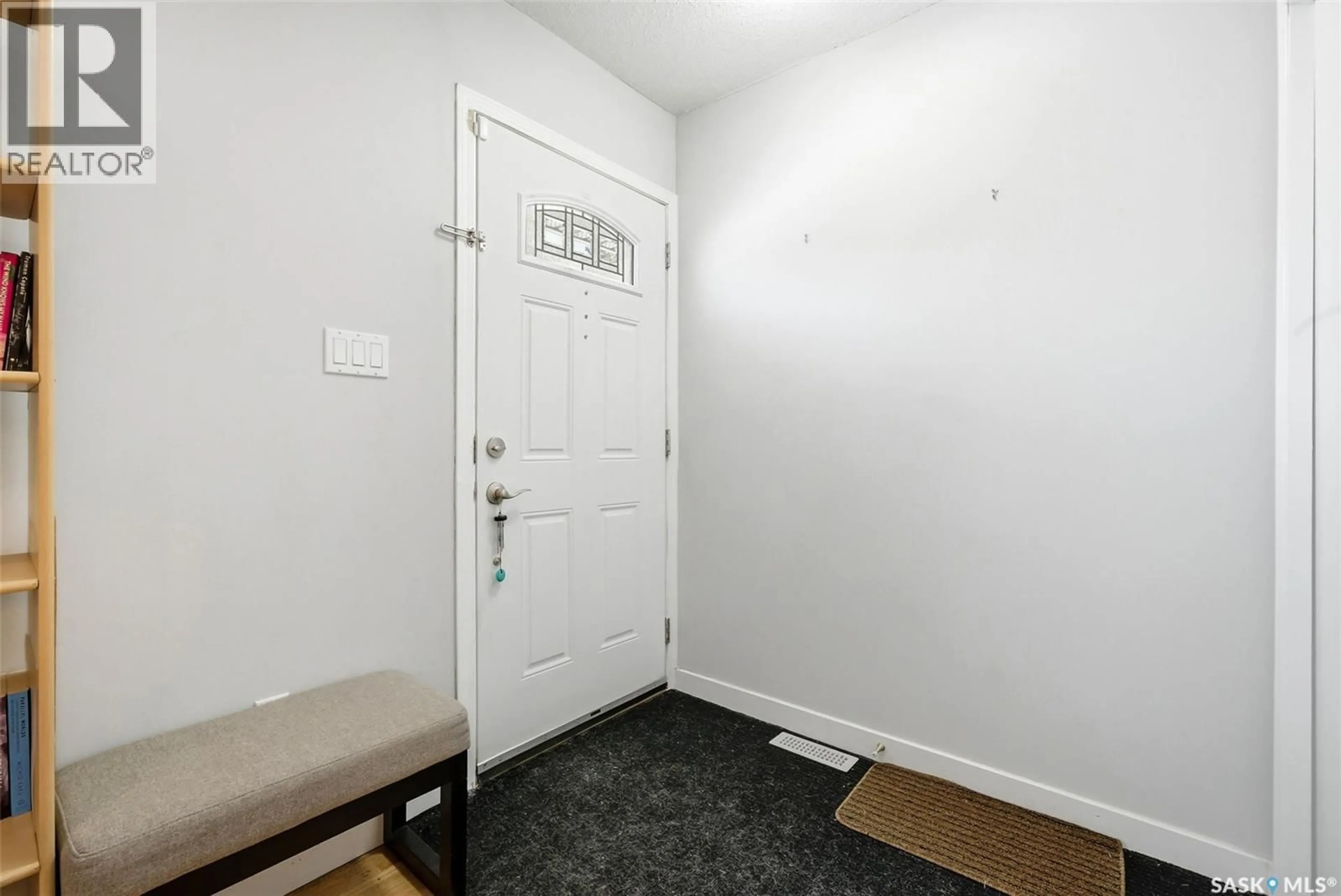 Indoor entryway for 2839 24TH AVENUE, Regina Saskatchewan S4S1J7