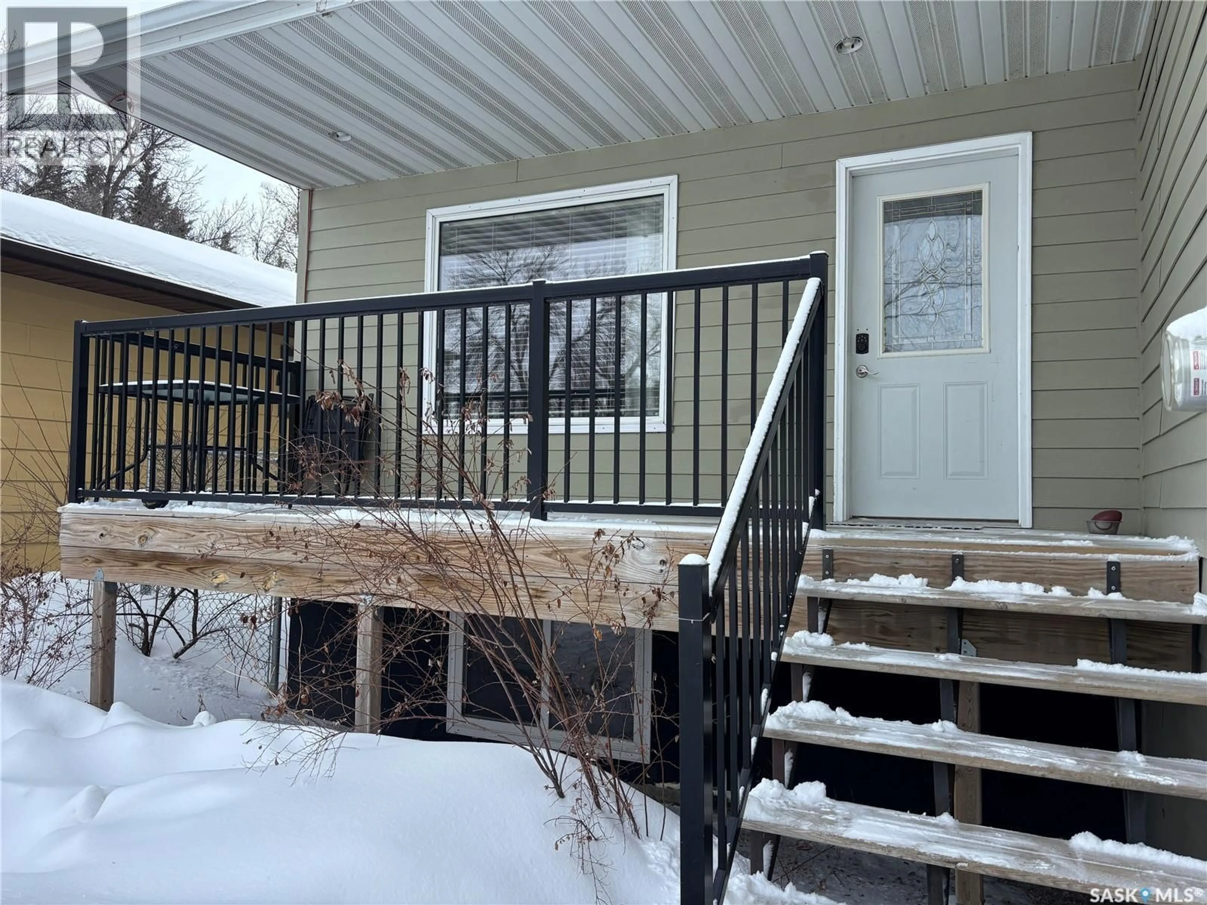 Indoor entryway for 341 MAPLE AVENUE, Yorkton Saskatchewan S3N1W9
