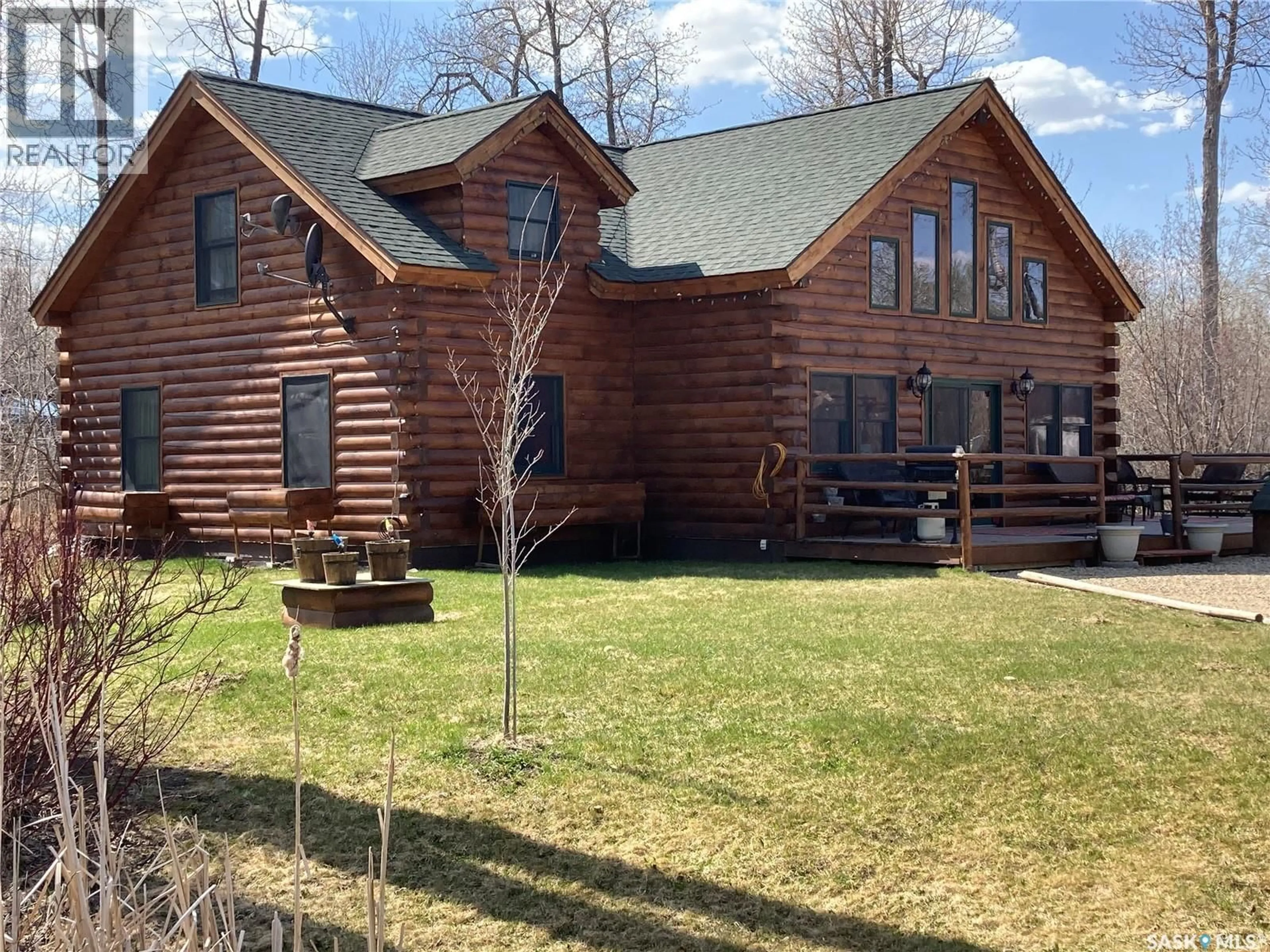 Home with vinyl exterior material, unknown for 20 & 21 MAREAN STREET, Greenwater Provincial Park Saskatchewan S0E1H0