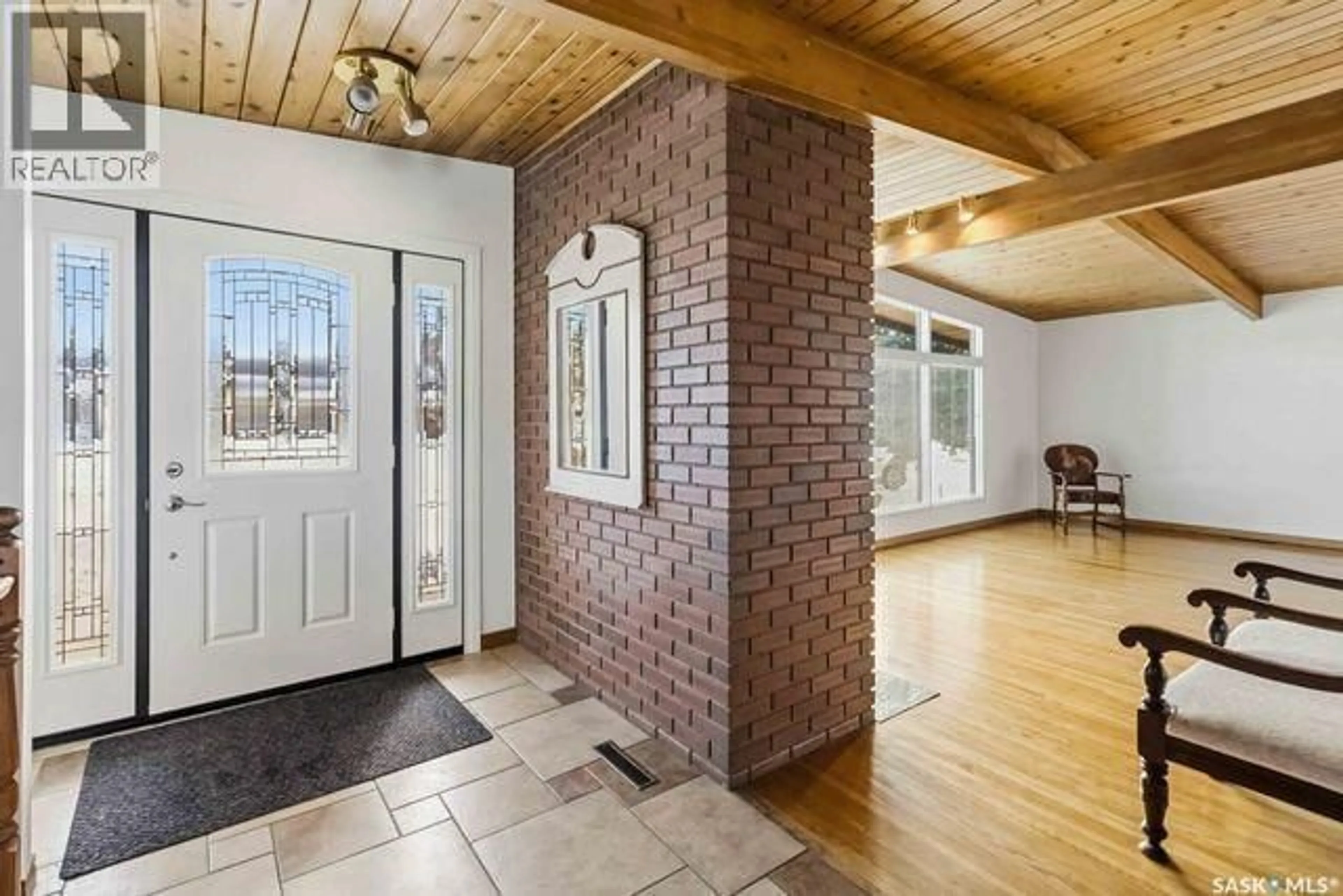 Indoor entryway for 706 EAST DRIVE, Saskatoon Saskatchewan S7J2X7