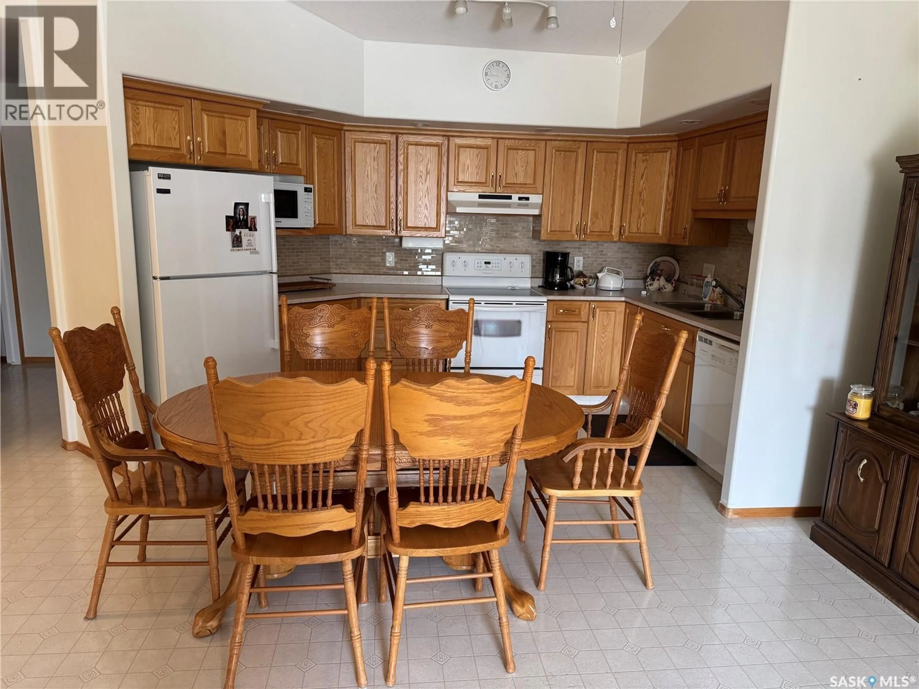 Standard kitchen, unknown for 206 BETHEL TERRACE, Warman Saskatchewan S0K4S0