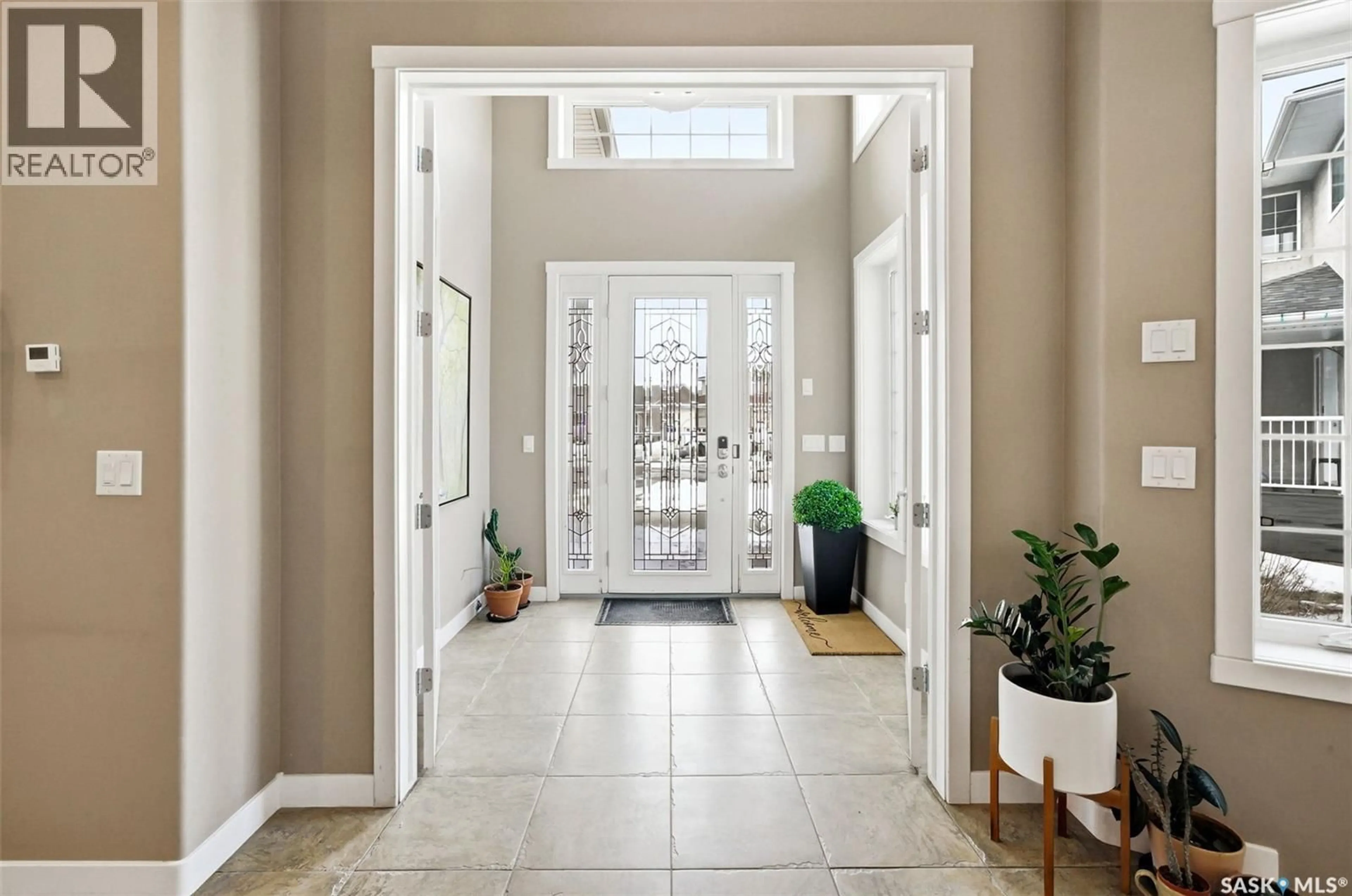 Indoor entryway for 3270 WINDSOR PARK CRESCENT, Regina Saskatchewan S4V3B2