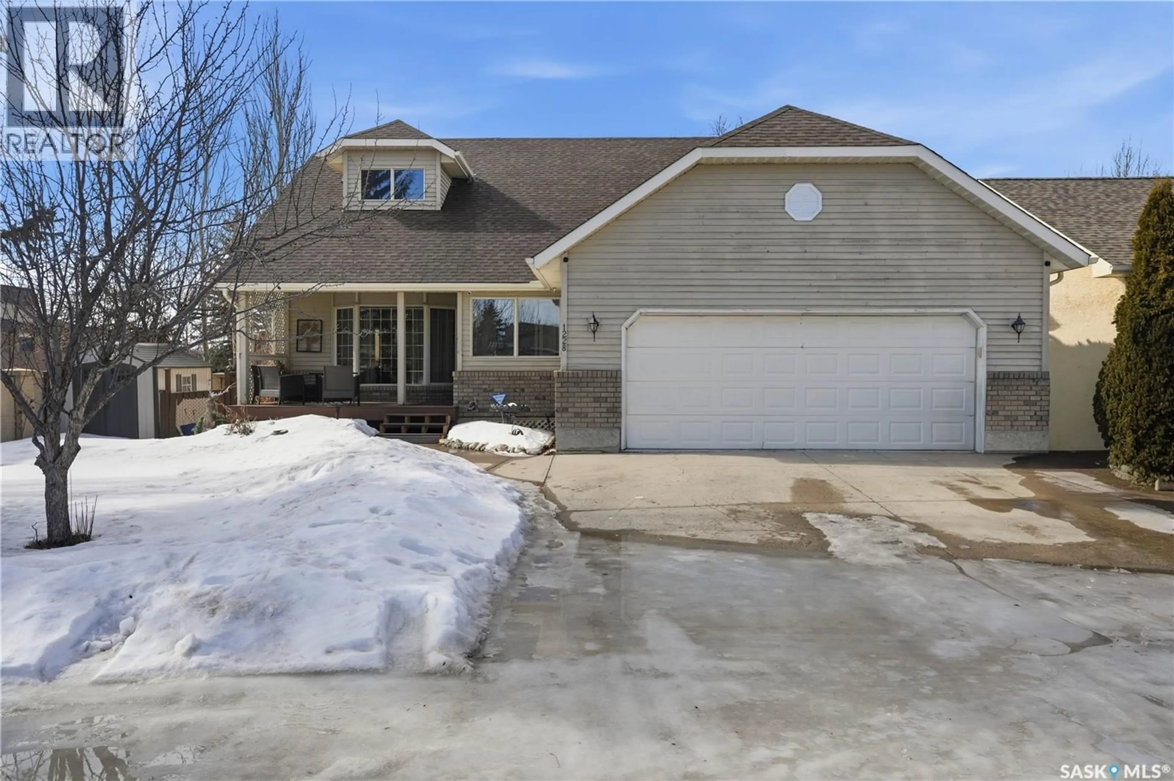 Unknown for 1228 WARNER BAY, Regina Saskatchewan S4X4K3