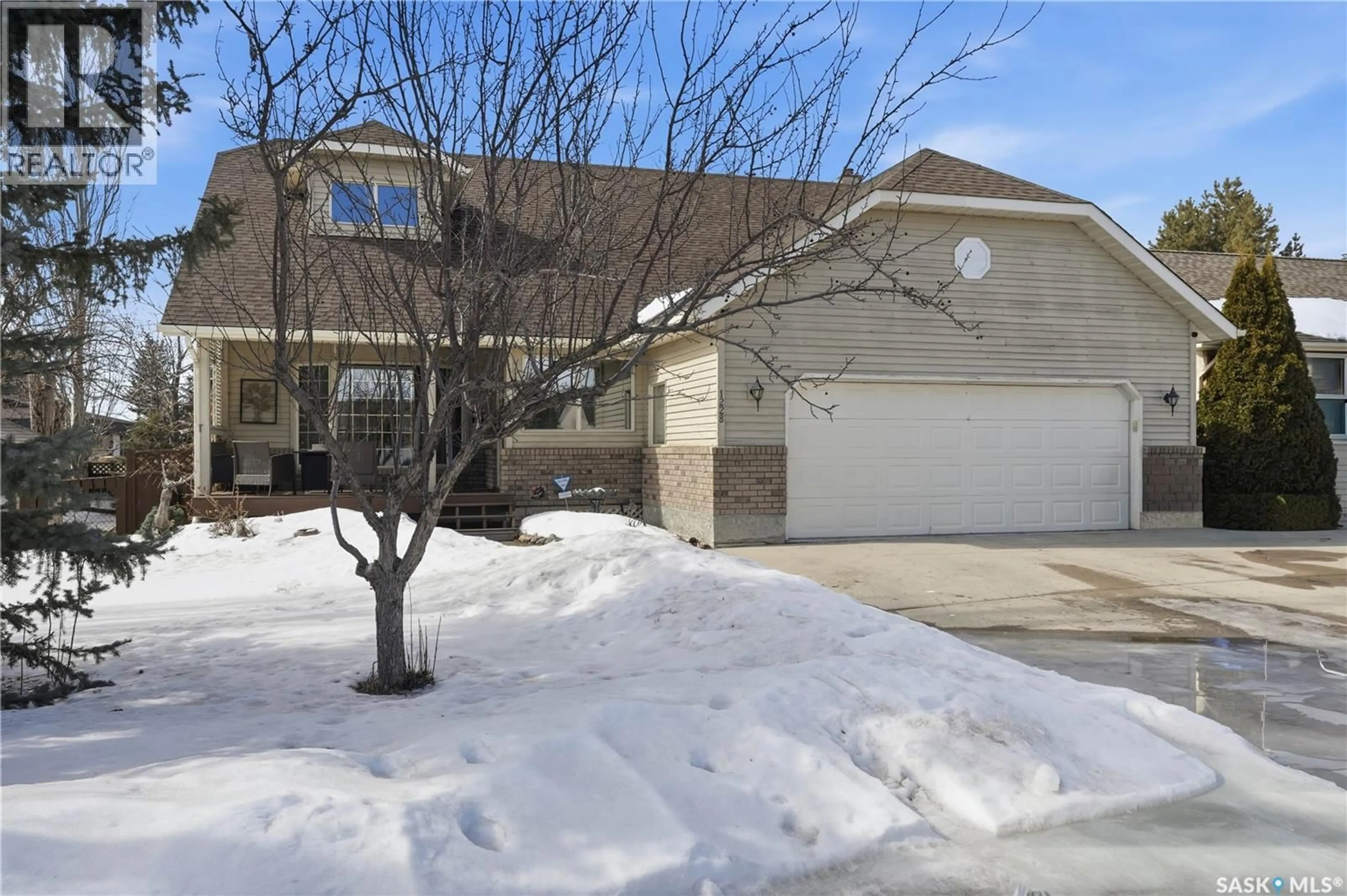 Unknown for 1228 WARNER BAY, Regina Saskatchewan S4X4K3