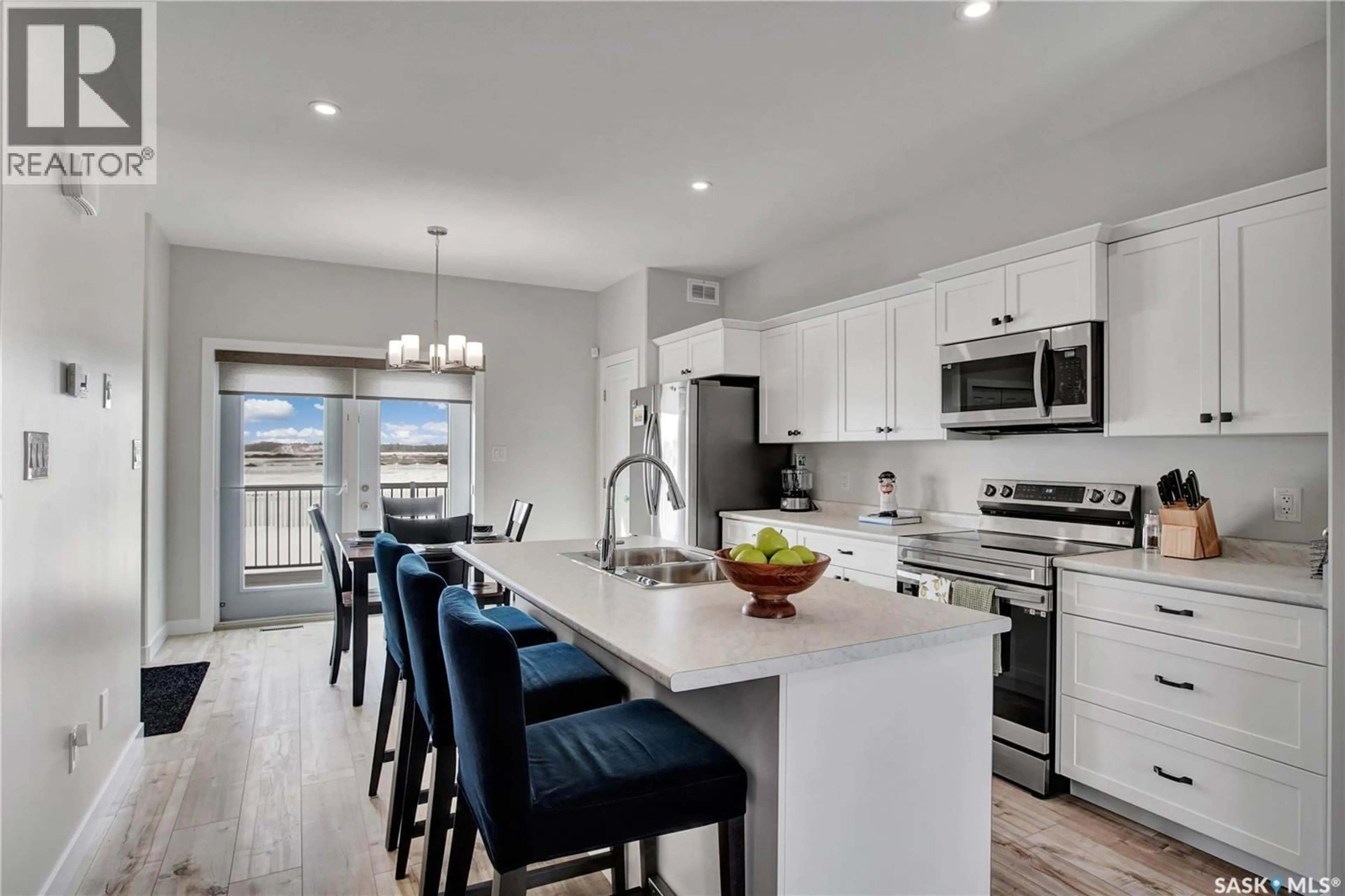 Open concept kitchen, unknown for 517 FROESE STREET, Warman Saskatchewan S0K4S3