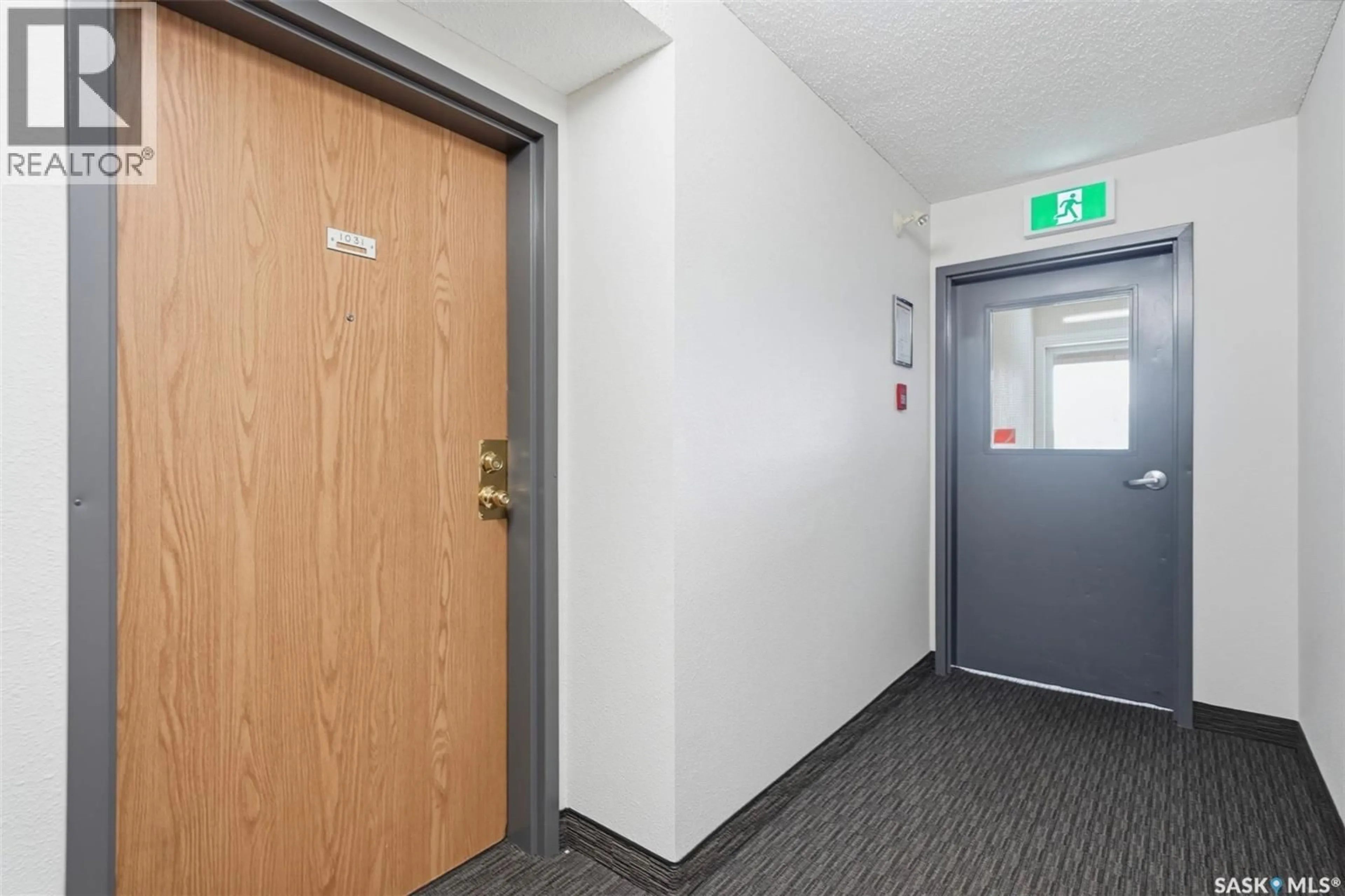 Indoor foyer for 115th E - 1031 425 STREET, Saskatoon Saskatchewan S7N2E5