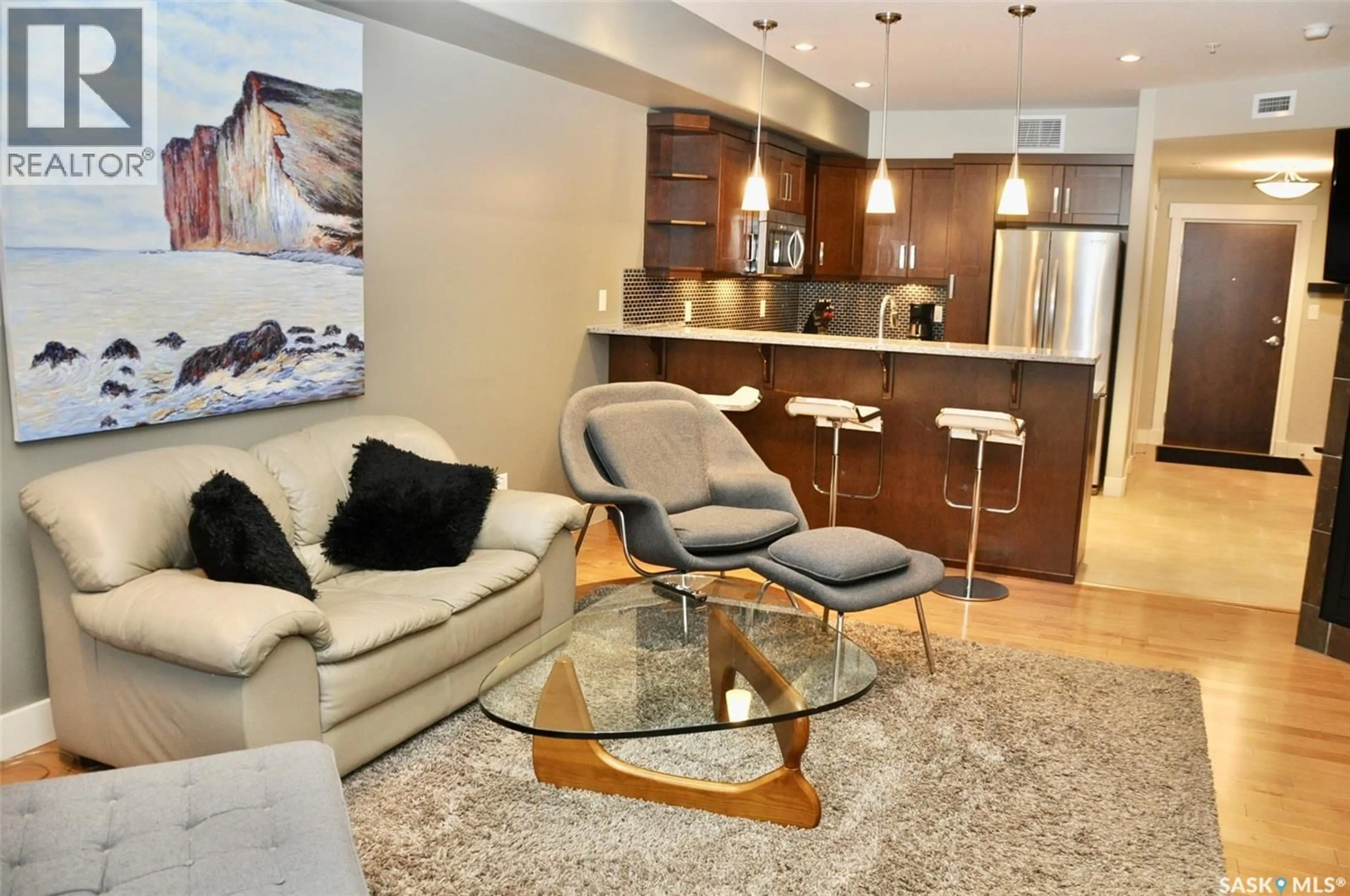 Living room with furniture, unknown for 206 - 1132 COLLEGE DRIVE, Saskatoon Saskatchewan S7N0W2