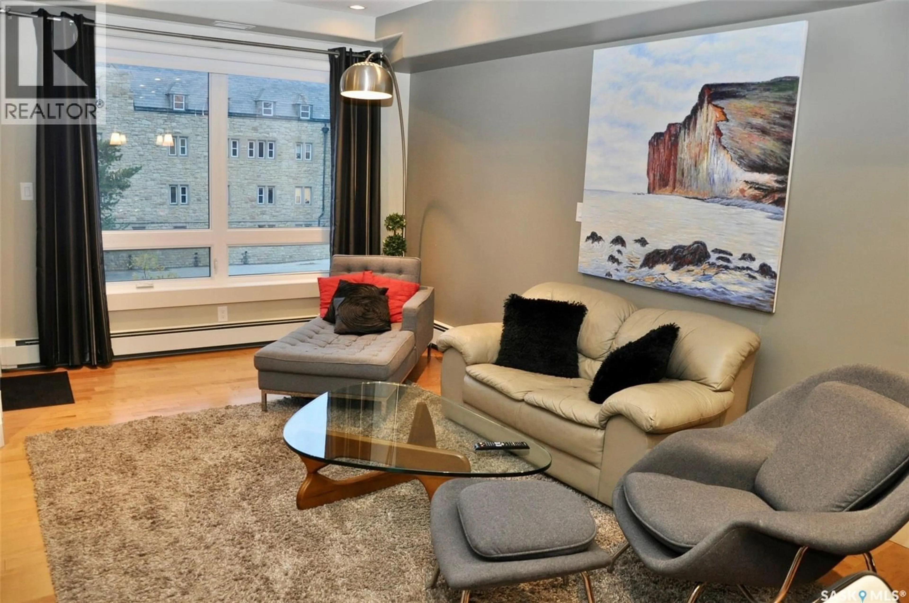 Living room with furniture, unknown for 206 - 1132 COLLEGE DRIVE, Saskatoon Saskatchewan S7N0W2