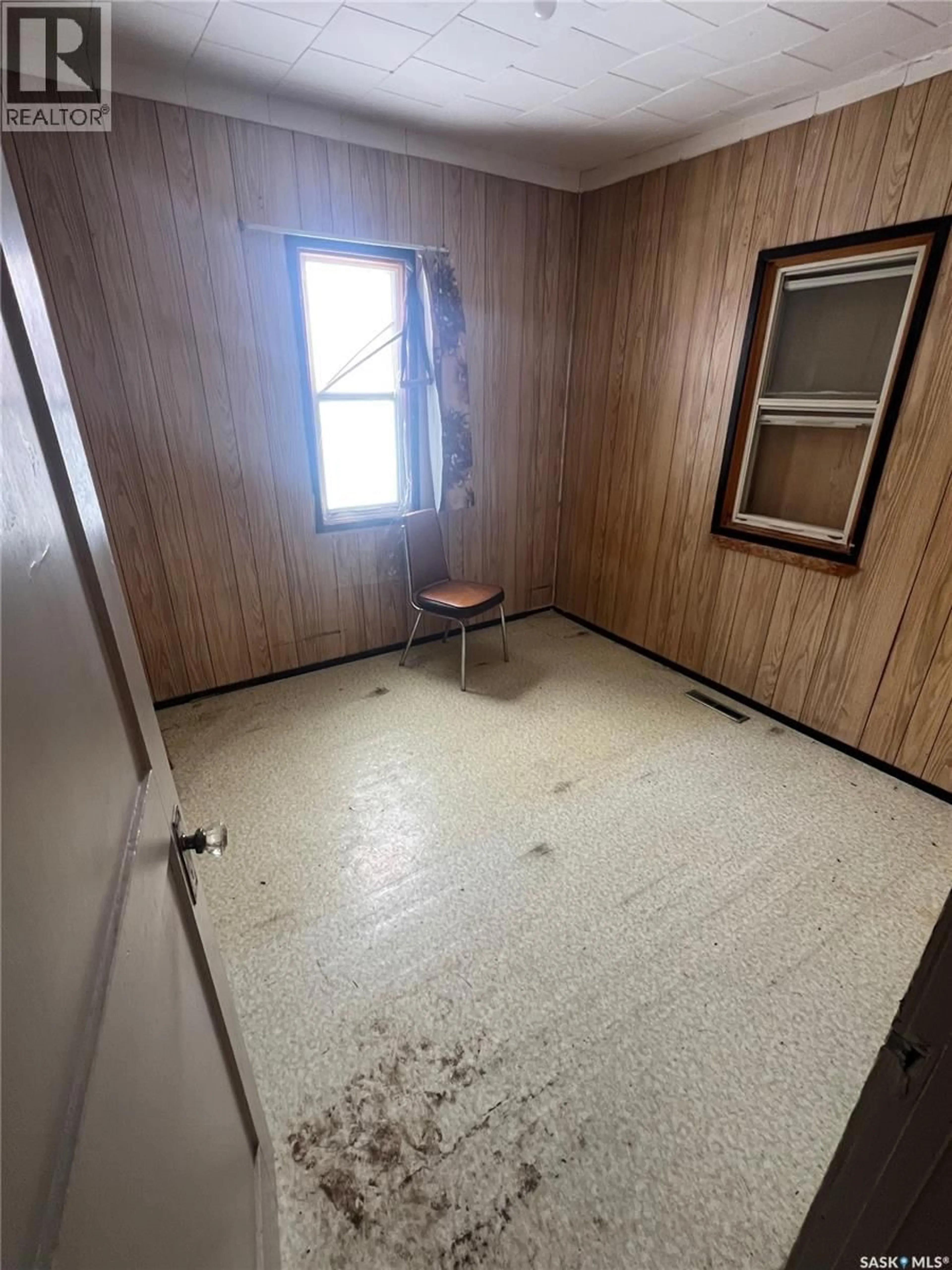 A pic of a room for 1118 17TH STREET, Prince Albert Saskatchewan S6V3Y8