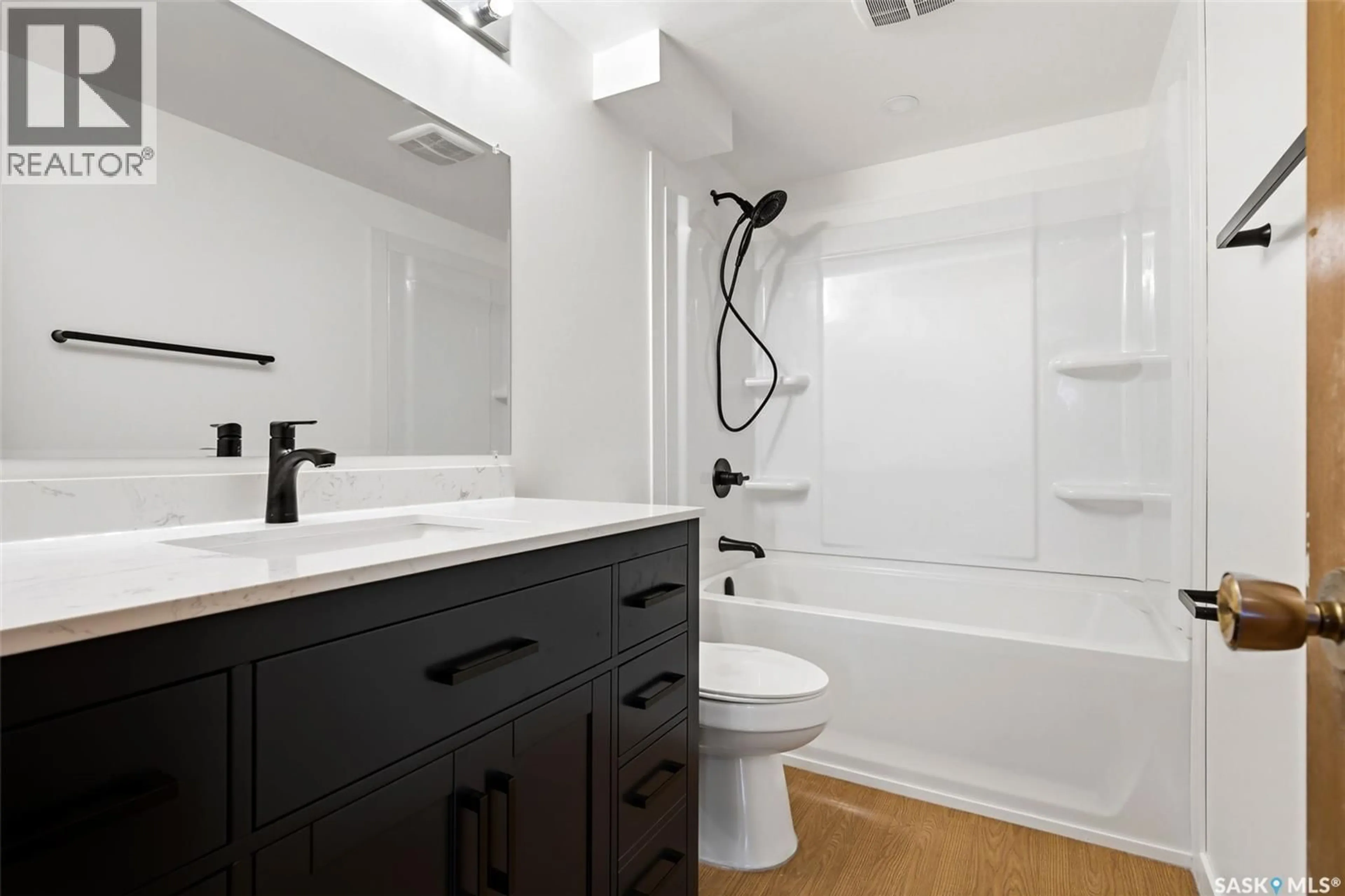 Standard bathroom, ceramic/tile floor for 248 HABKIRK DRIVE, Regina Saskatchewan S4S5X8