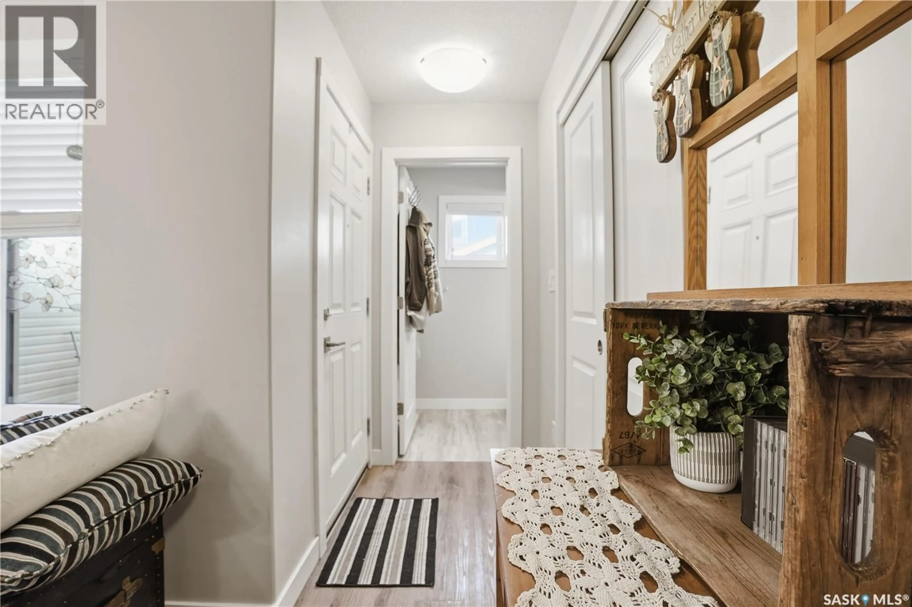 Indoor entryway for 3451 ELGAARD DRIVE, Regina Saskatchewan S4X0N4