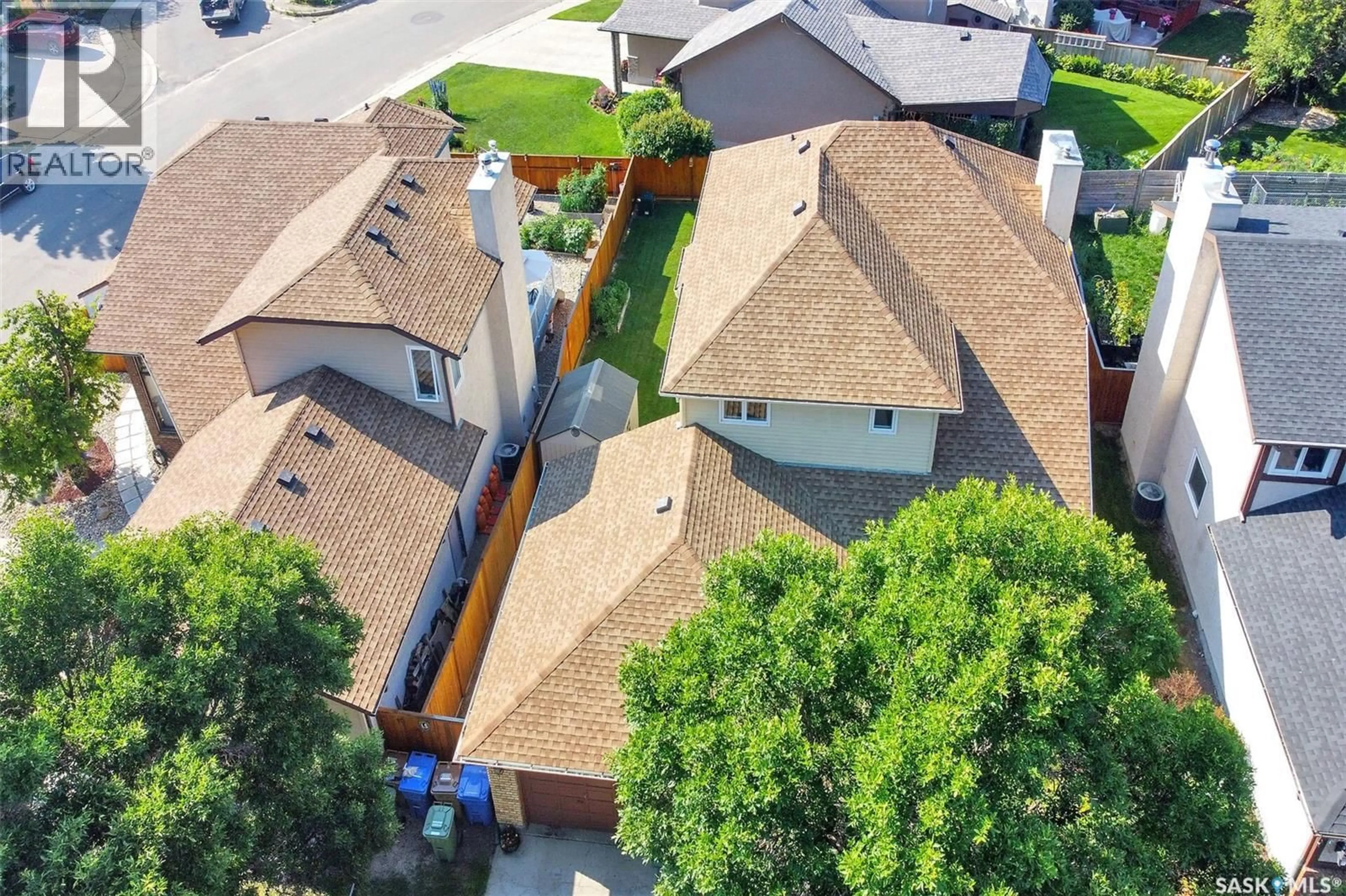 A pic from outside/outdoor area/front of a property/back of a property/a pic from drone, street for 3611 WETMORE CRESCENT, Regina Saskatchewan S4V2B3