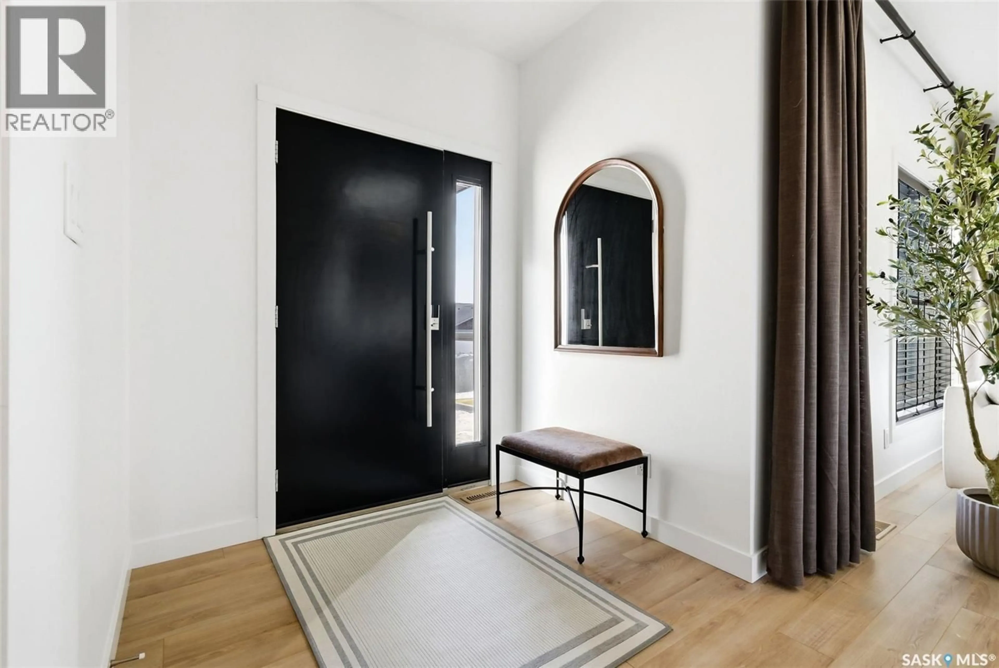 Indoor entryway for 6 CENTENNIAL DRIVE, Grand Coulee Saskatchewan S4N0A3