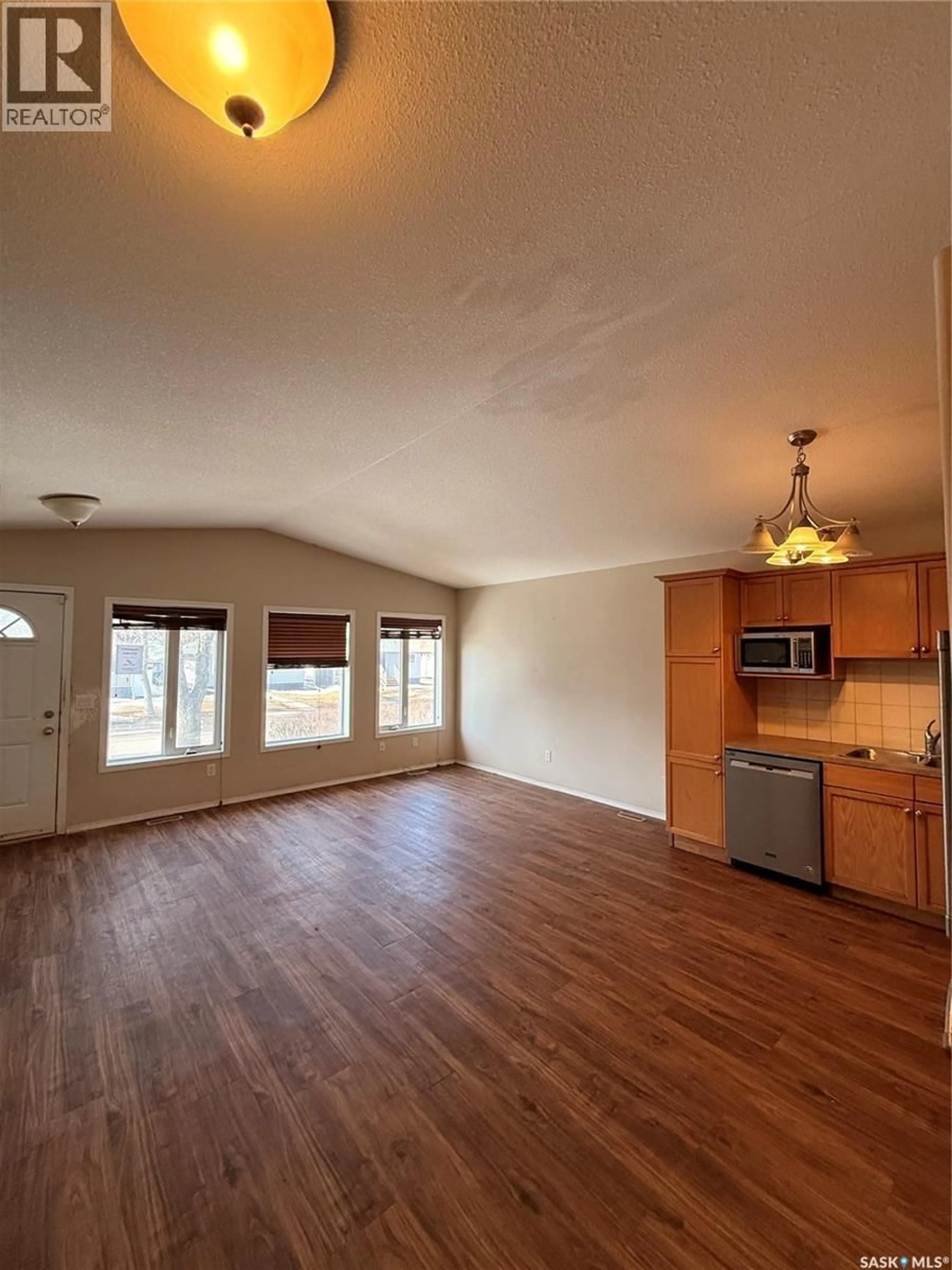 A pic of a room for 1373 BOND STREET, Regina Saskatchewan S4N1W8