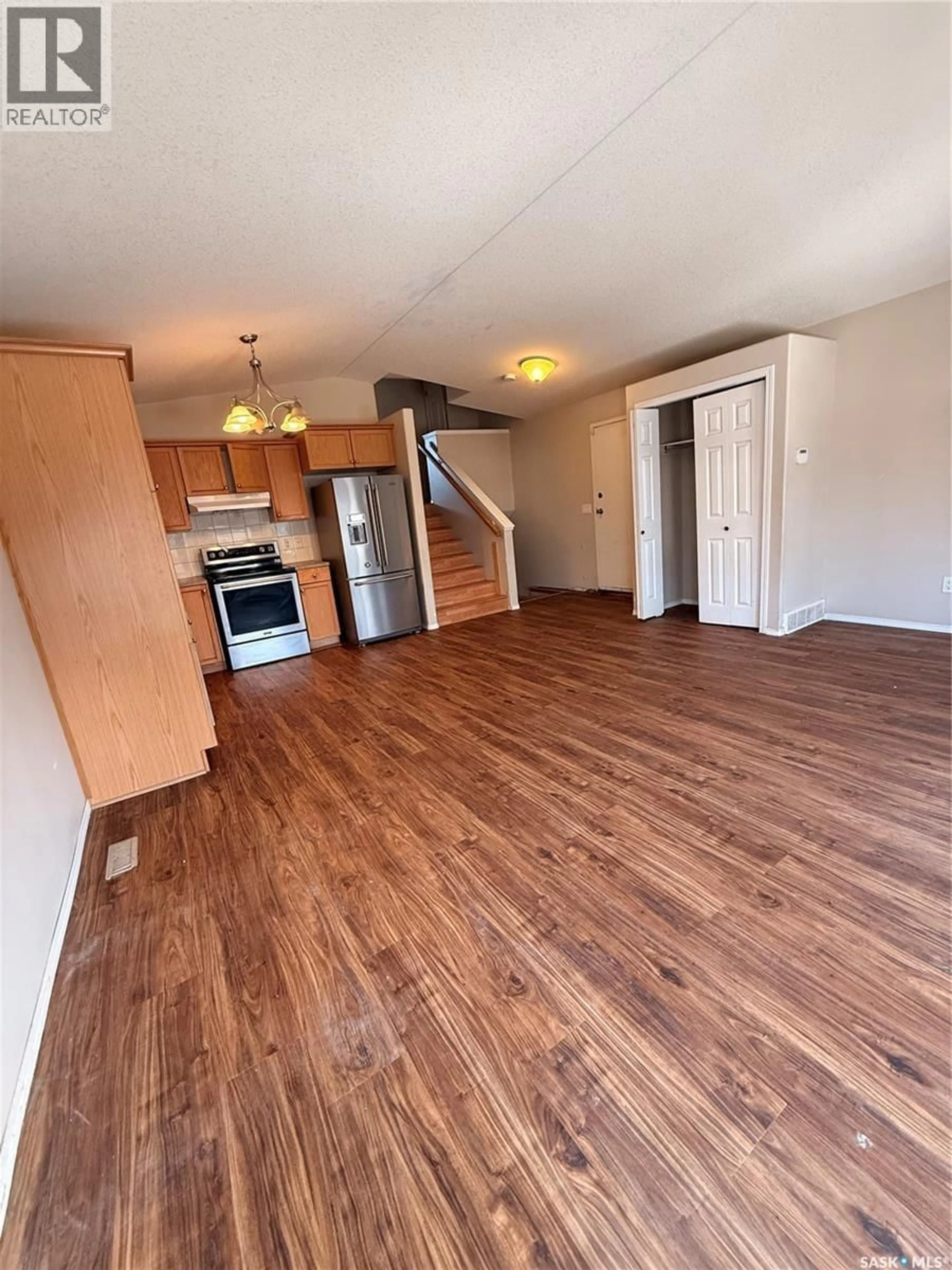 A pic of a room for 1373 BOND STREET, Regina Saskatchewan S4N1W8