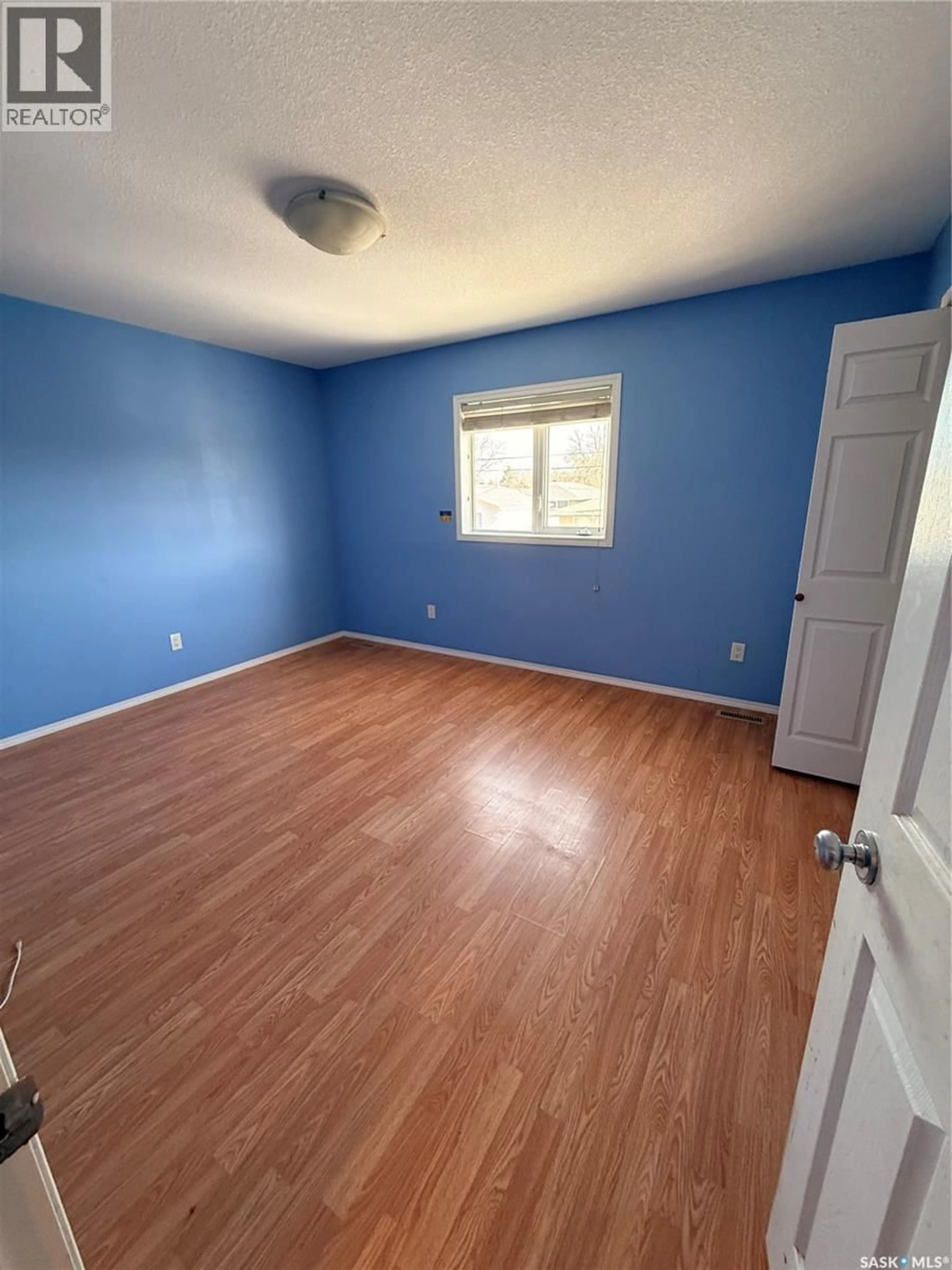 A pic of a room for 1373 BOND STREET, Regina Saskatchewan S4N1W8