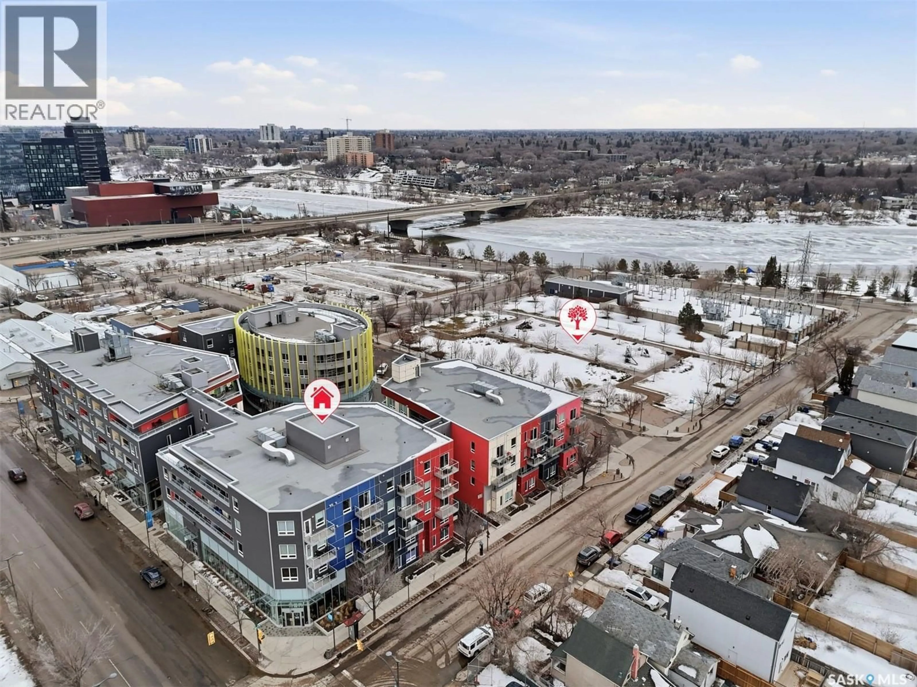 A pic from outside/outdoor area/front of a property/back of a property/a pic from drone, city buildings view from balcony for S - 228 404 C AVENUE, Saskatoon Saskatchewan S7M5M9