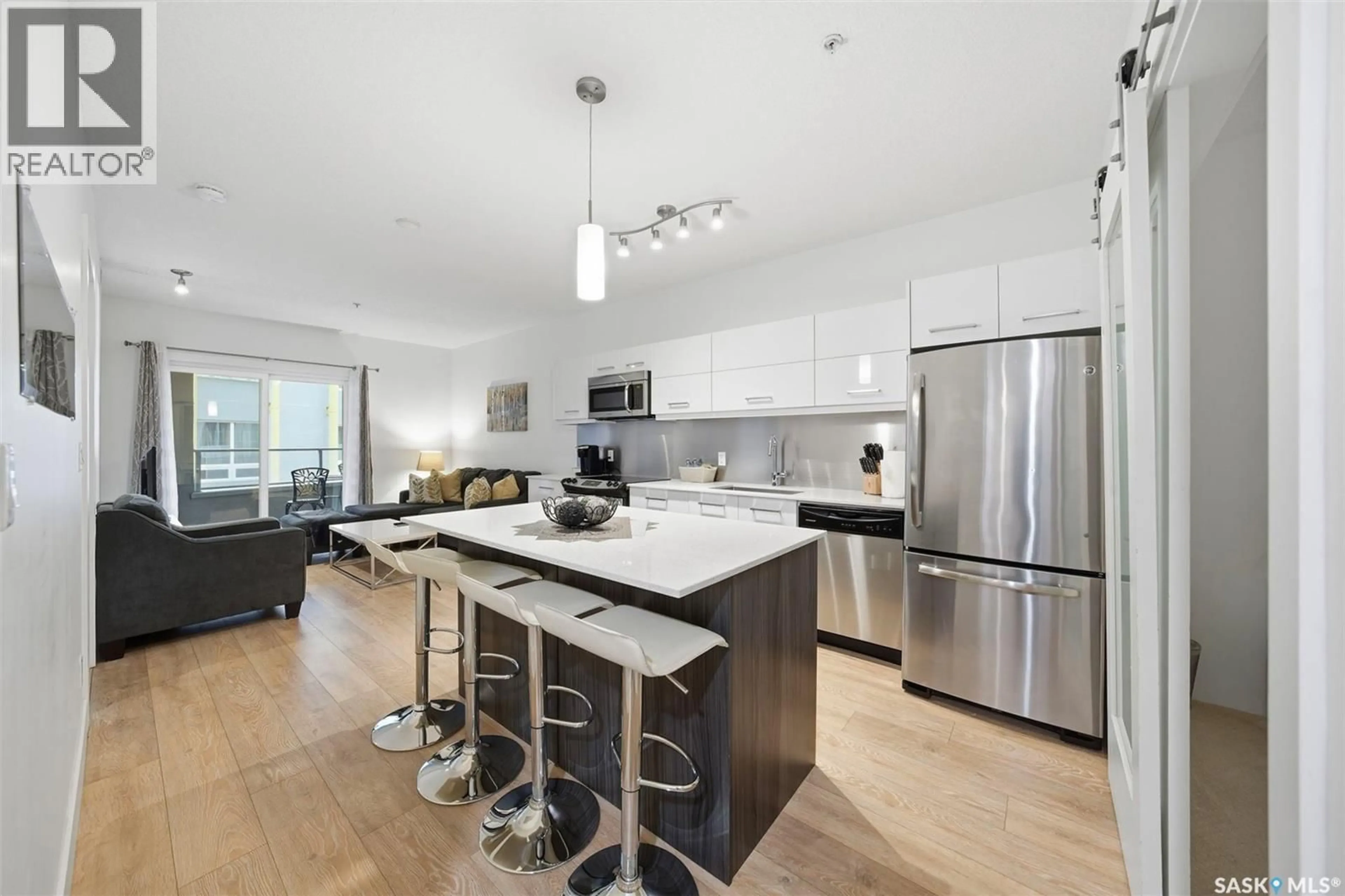 Open concept kitchen, unknown for S - 228 404 C AVENUE, Saskatoon Saskatchewan S7M5M9