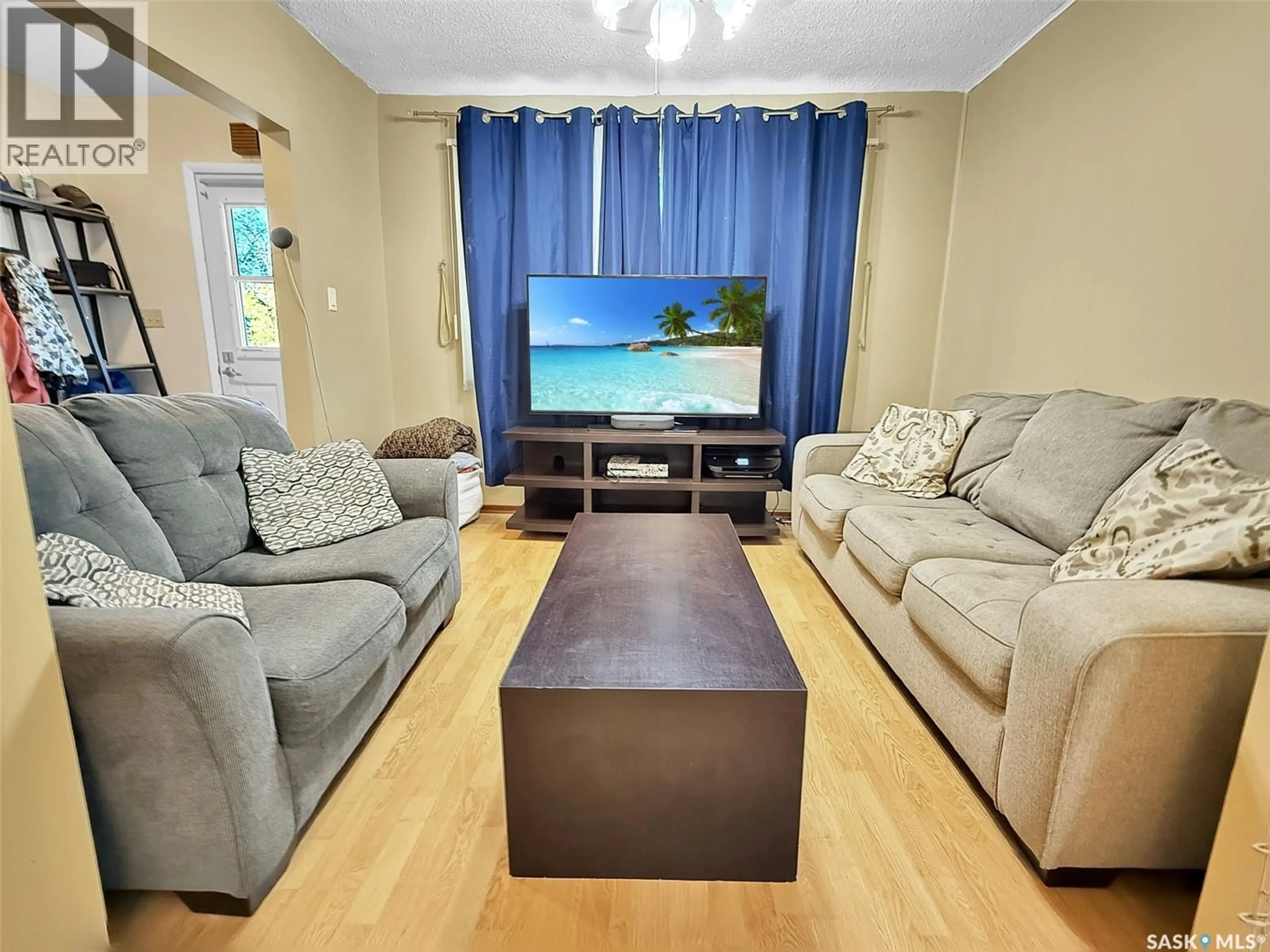 Living room with furniture, unknown for 44 5TH AVENUE, Swift Current Saskatchewan S9H2K7