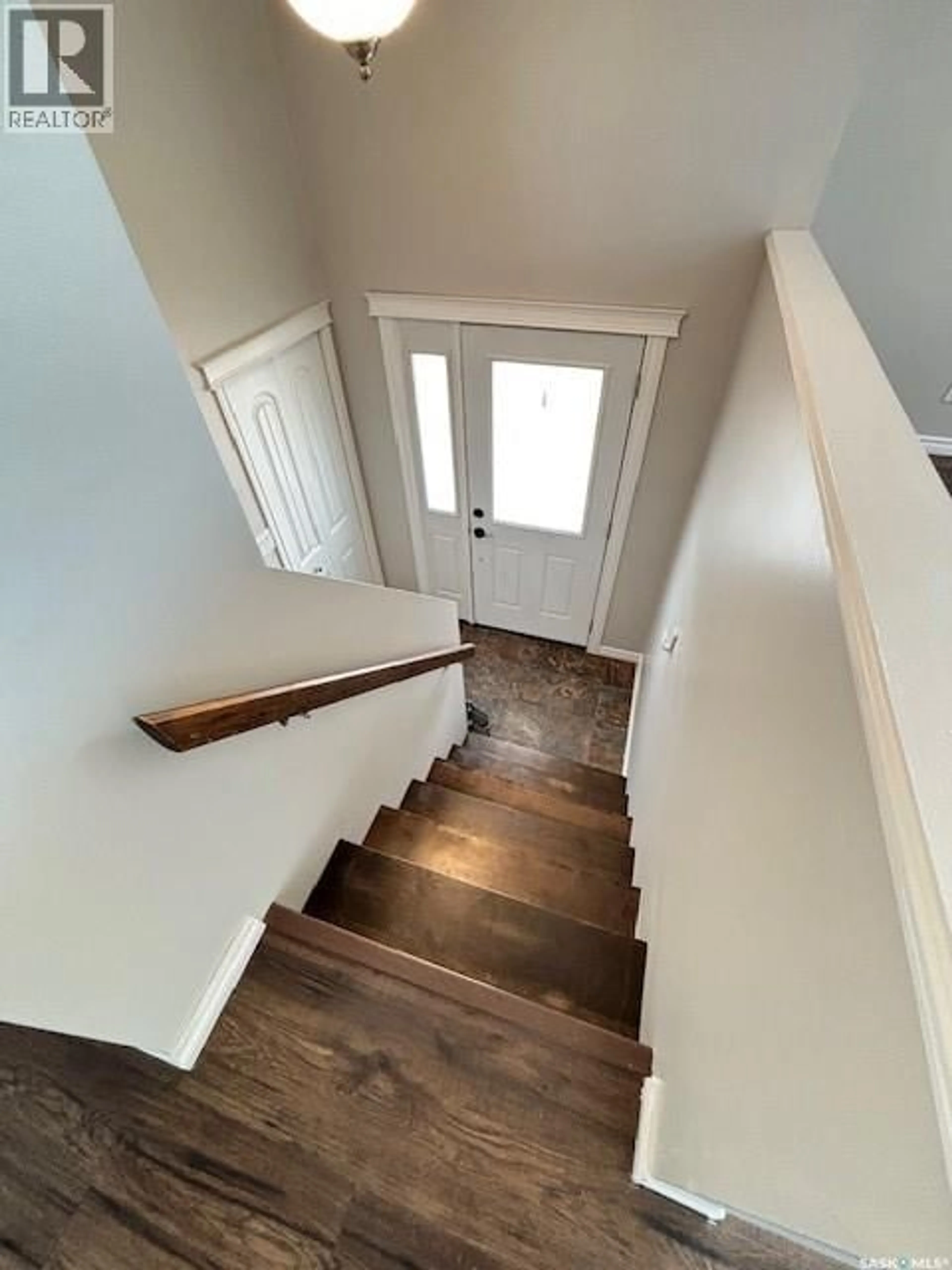 Stairs for 1446 STADACONA STREET, Moose Jaw Saskatchewan S6H6R9