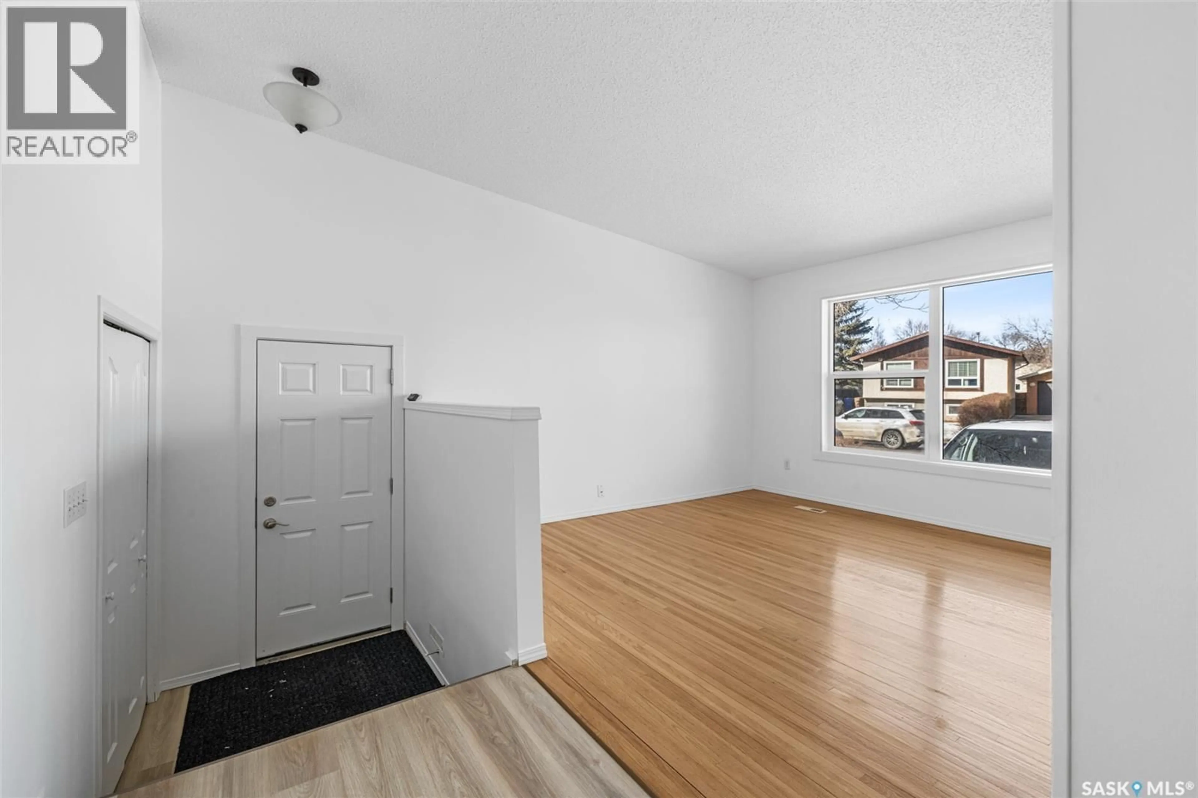 Unknown for 706 BARD CRESCENT, Regina Saskatchewan S4X2K5