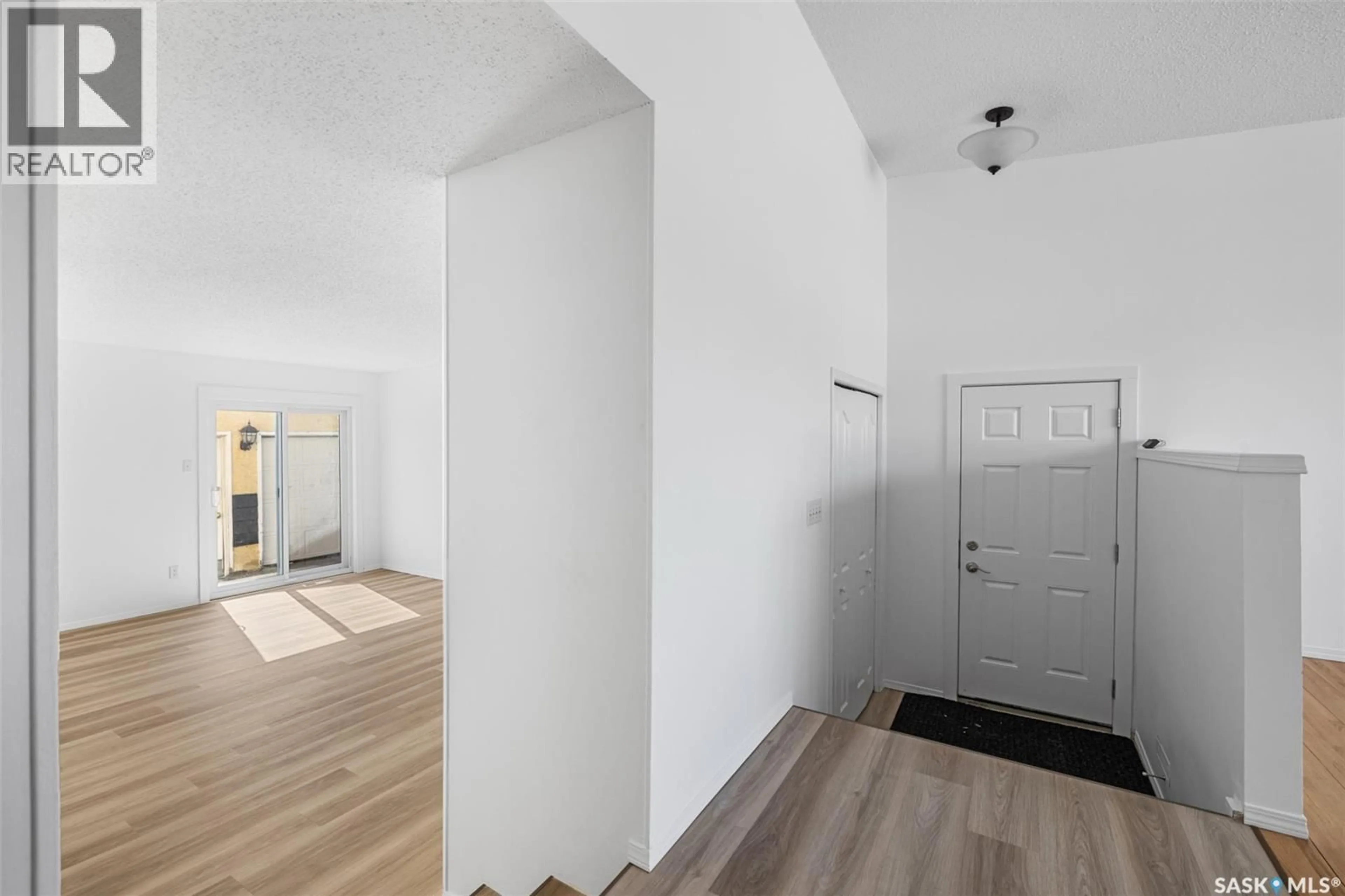 Indoor entryway for 706 BARD CRESCENT, Regina Saskatchewan S4X2K5