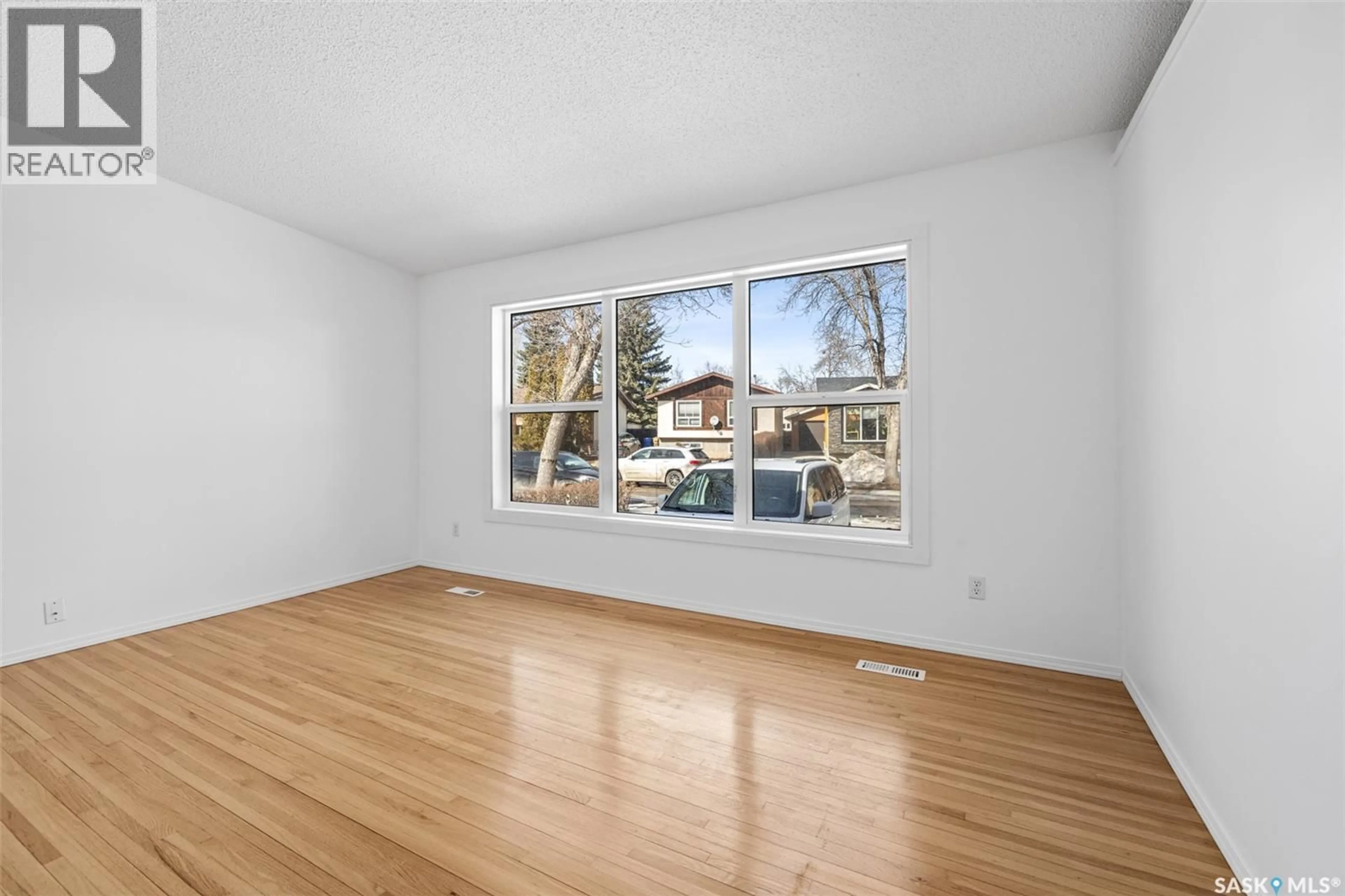 A pic of a room for 706 BARD CRESCENT, Regina Saskatchewan S4X2K5