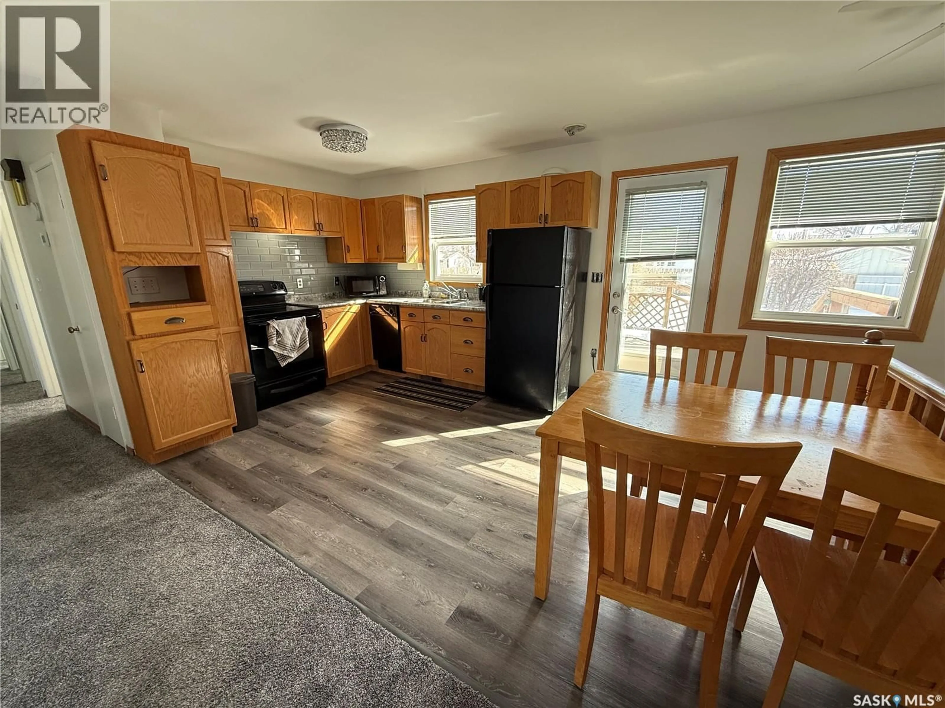 Open concept kitchen, unknown for 502 MCLEOD AVENUE, Estevan Saskatchewan S4A0B1