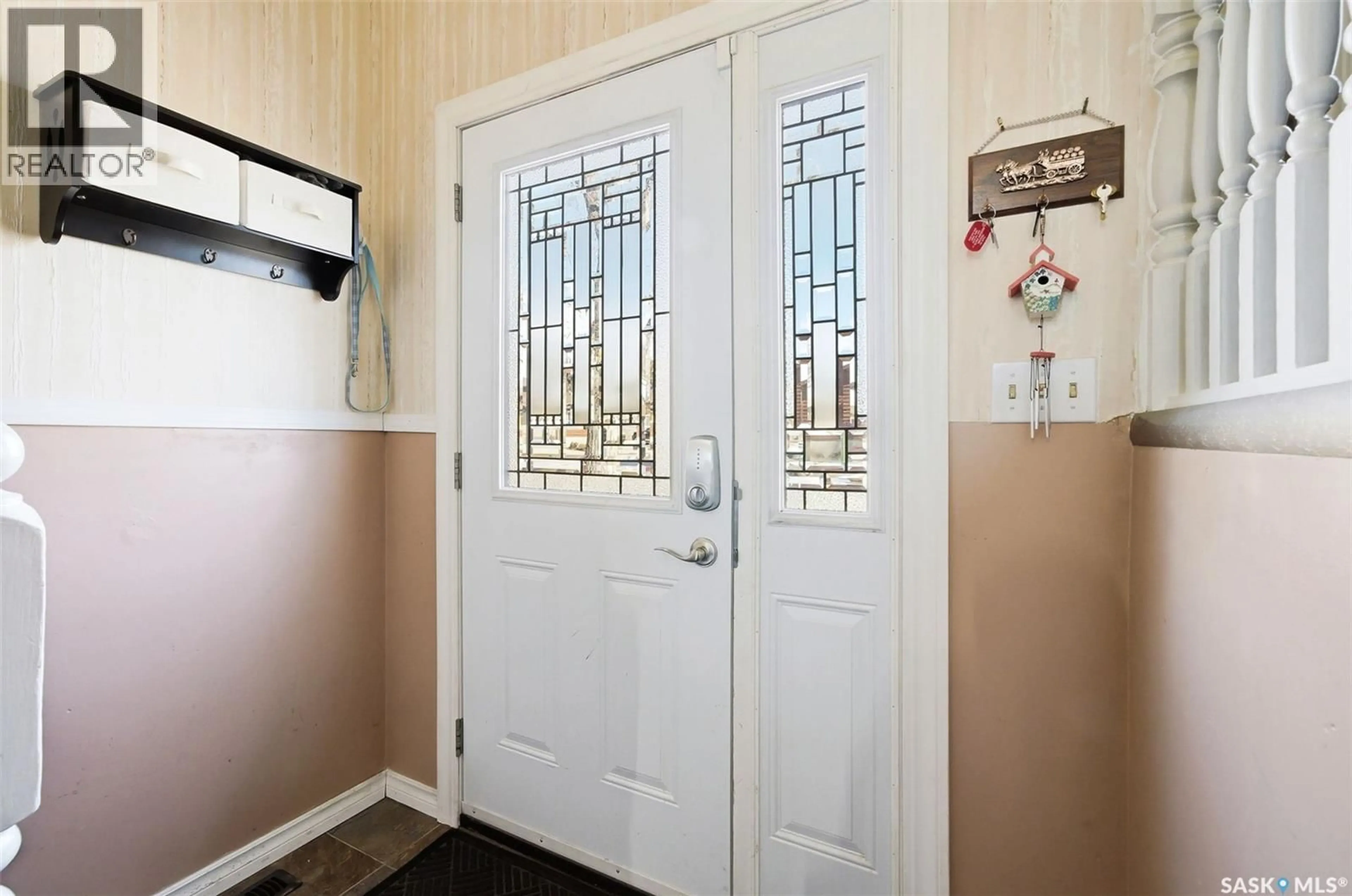 Indoor entryway for 1234 JAMES CRESCENT, Regina Saskatchewan S4N6A5