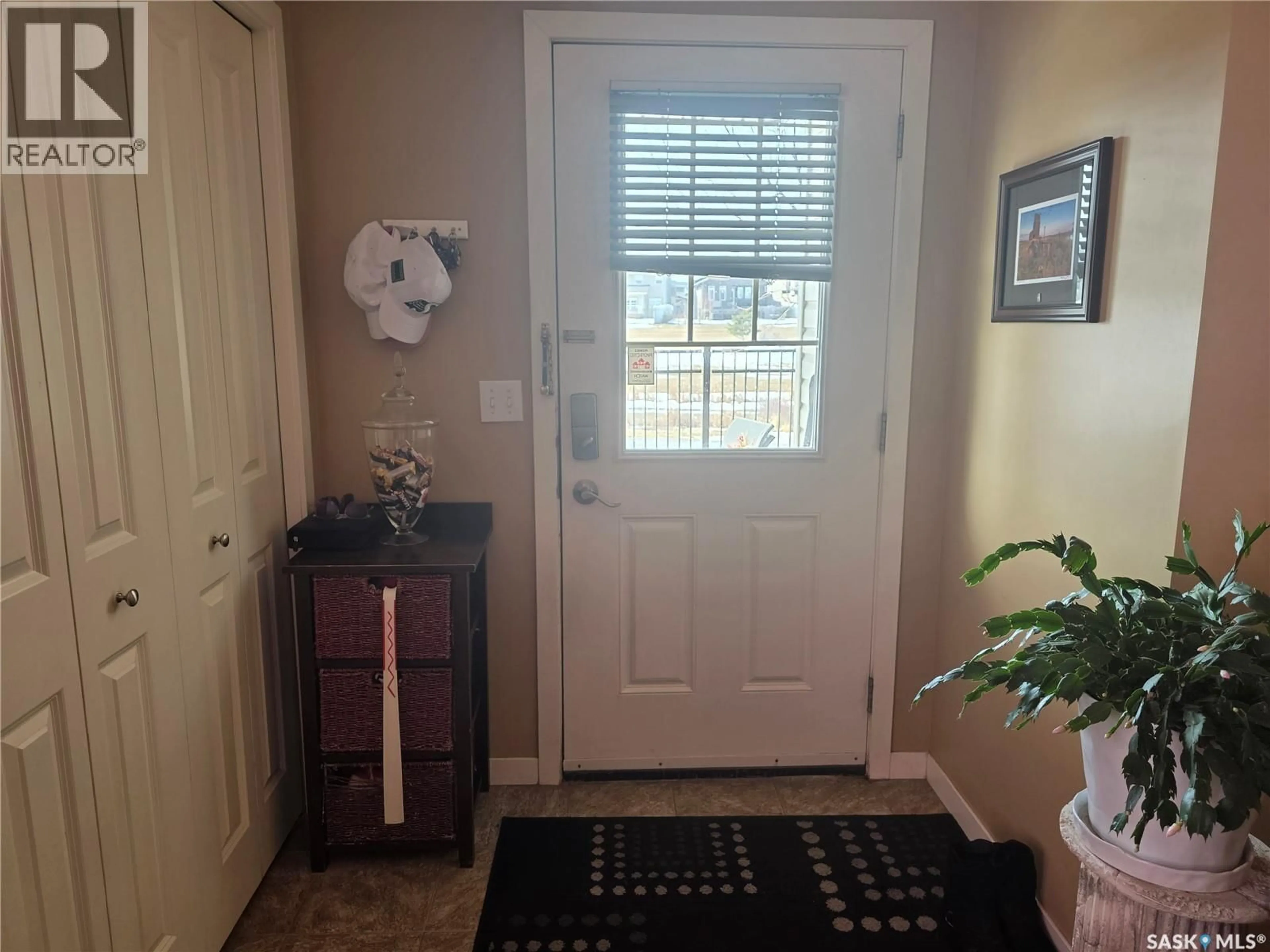 Indoor entryway for 5043 - 85 JAMES HILL ROAD, Regina Saskatchewan S4W0B9