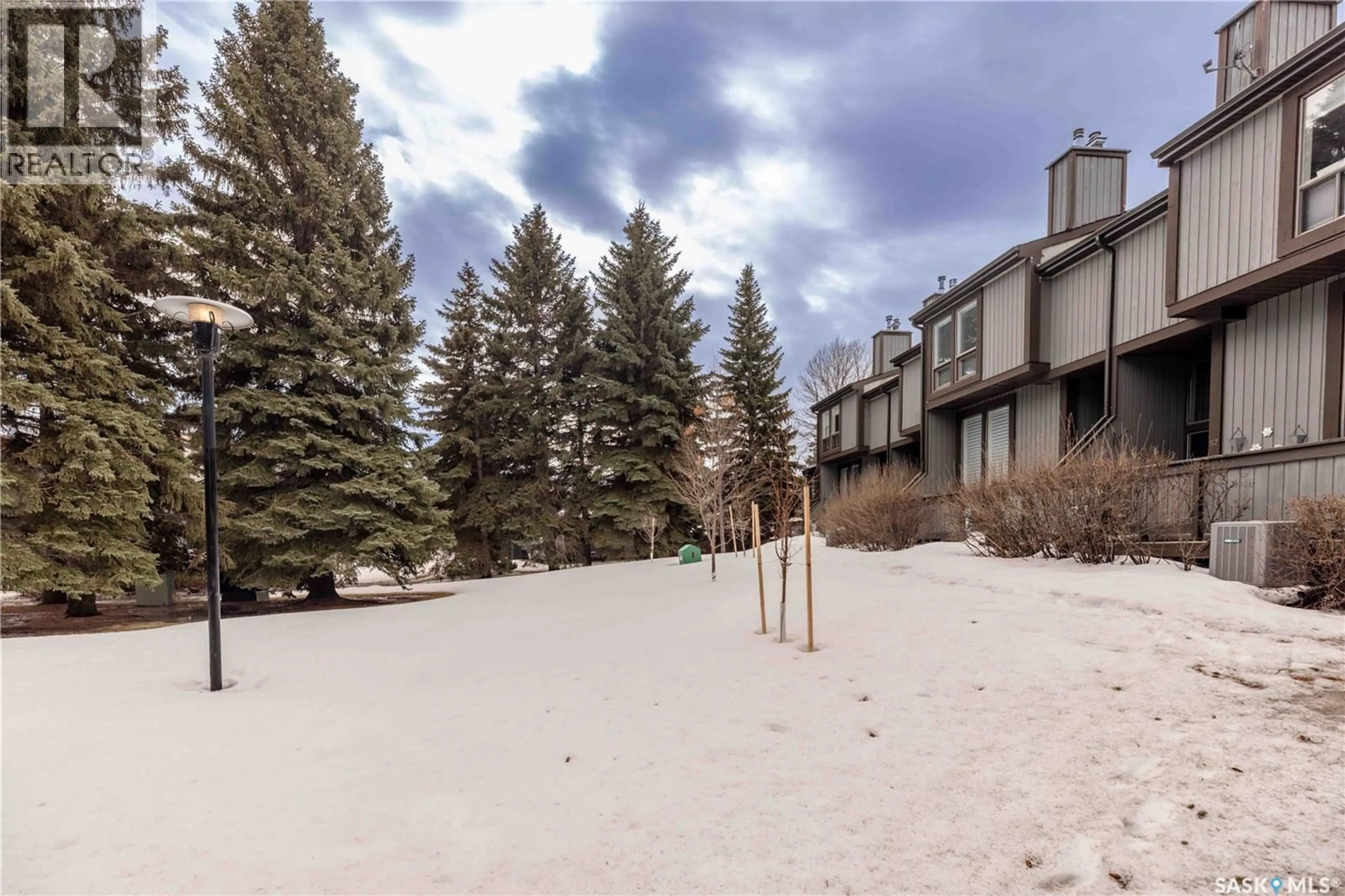 Patio, unknown for 455 - 52 PINEHOUSE DRIVE, Saskatoon Saskatchewan S7K5X1