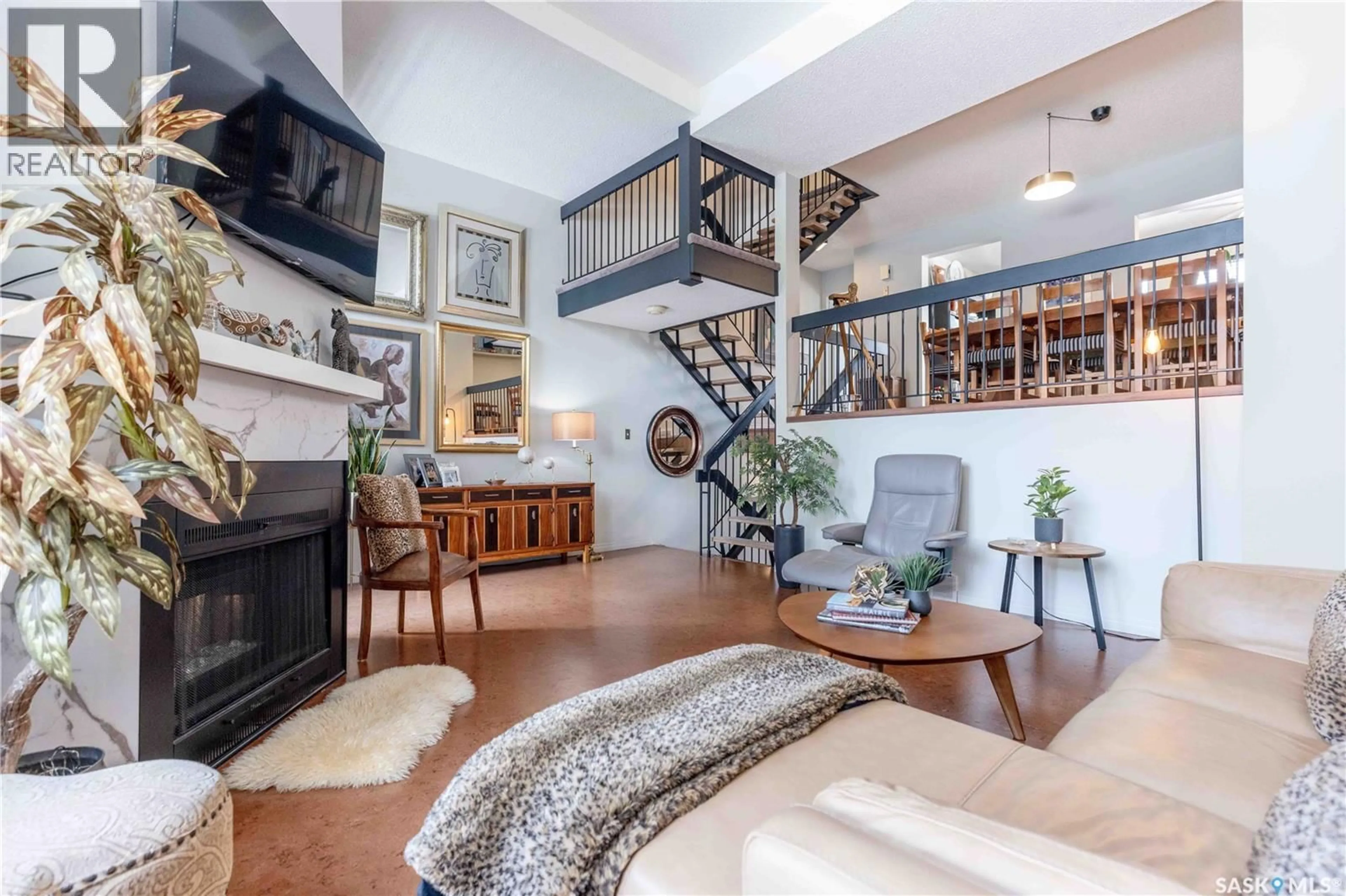 Living room with furniture, unknown for 455 - 52 PINEHOUSE DRIVE, Saskatoon Saskatchewan S7K5X1