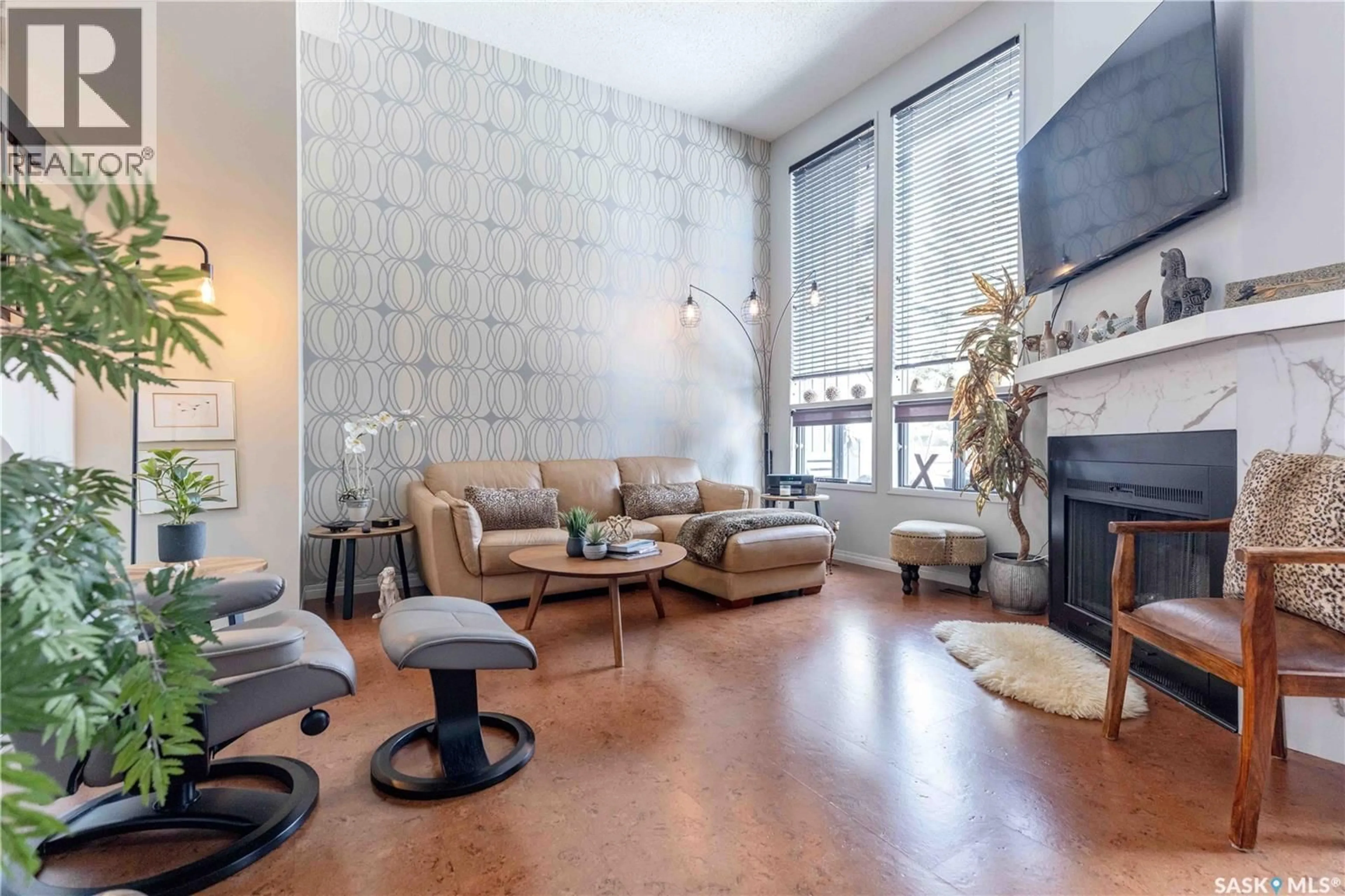 Living room with furniture, unknown for 455 - 52 PINEHOUSE DRIVE, Saskatoon Saskatchewan S7K5X1