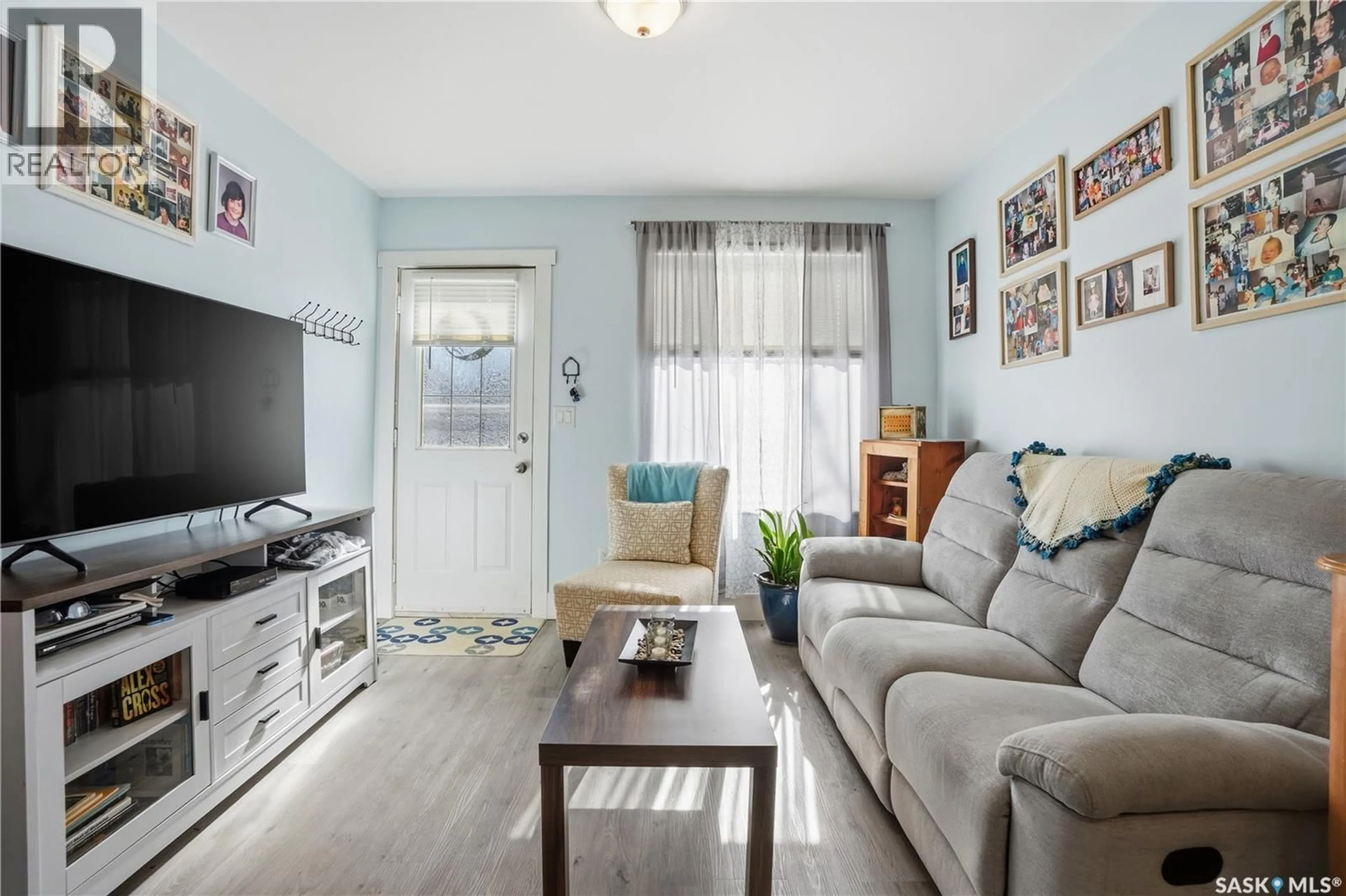 Living room with furniture, unknown for 44 LILLOOET STREET, Moose Jaw Saskatchewan S6H4Y5