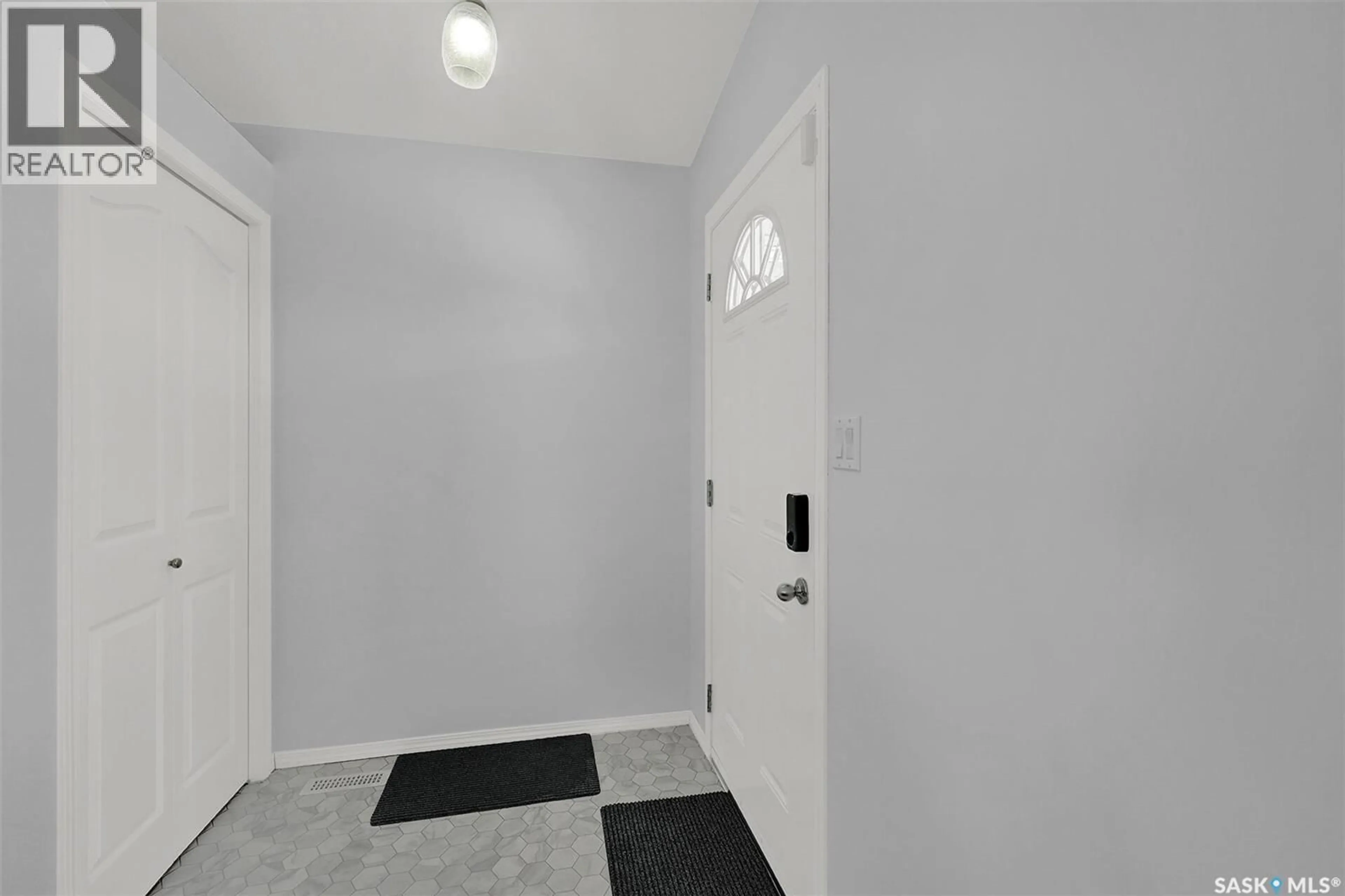 Indoor entryway for 1450 DONALD STREET, Regina Saskatchewan S4T5S5