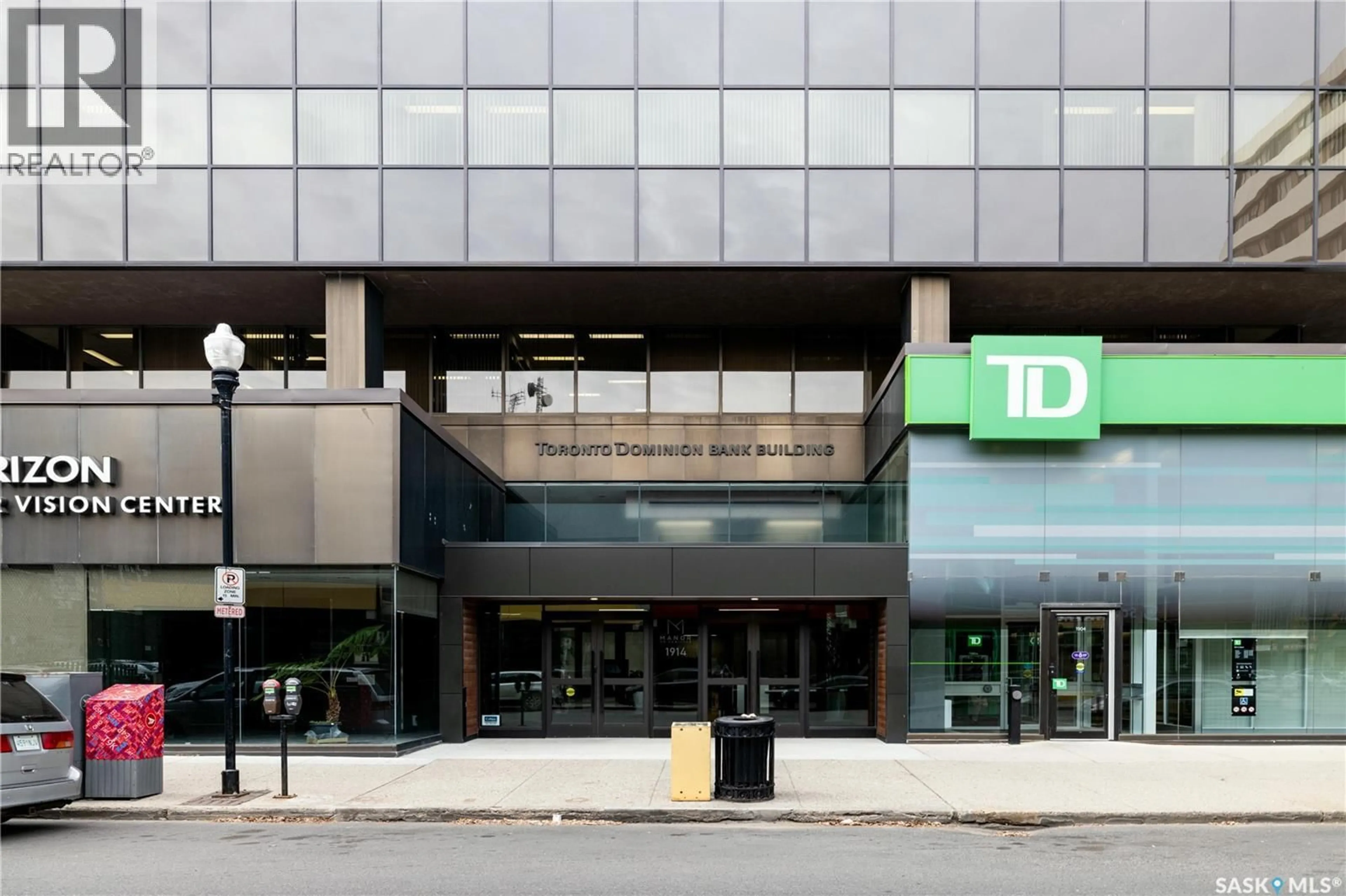 Indoor foyer for PH208 - 1914 HAMILTON STREET, Regina Saskatchewan S4P3N6