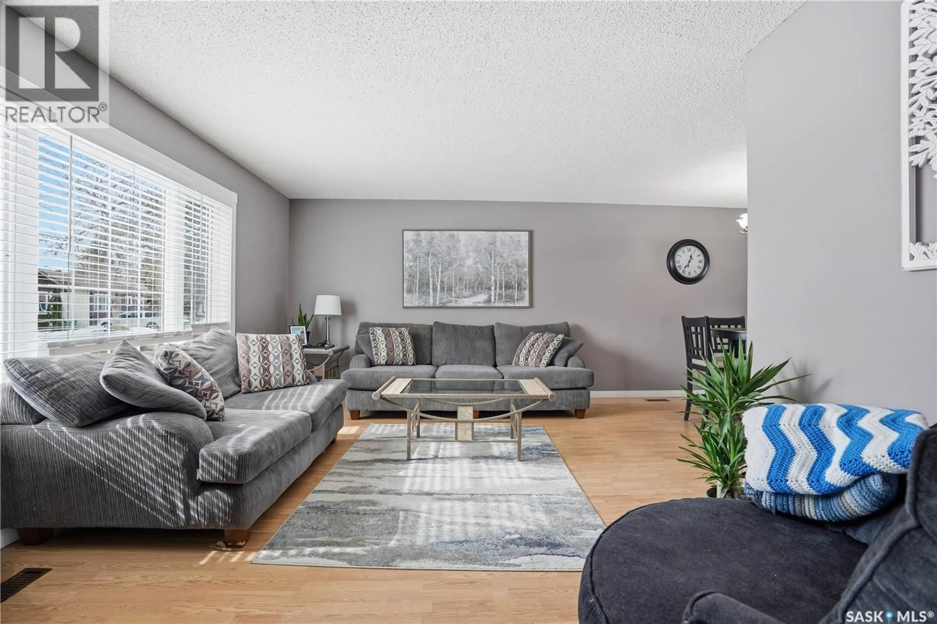 Living room with furniture, unknown for 807 SAMUELS CRESCENT, Regina Saskatchewan S4X2L4