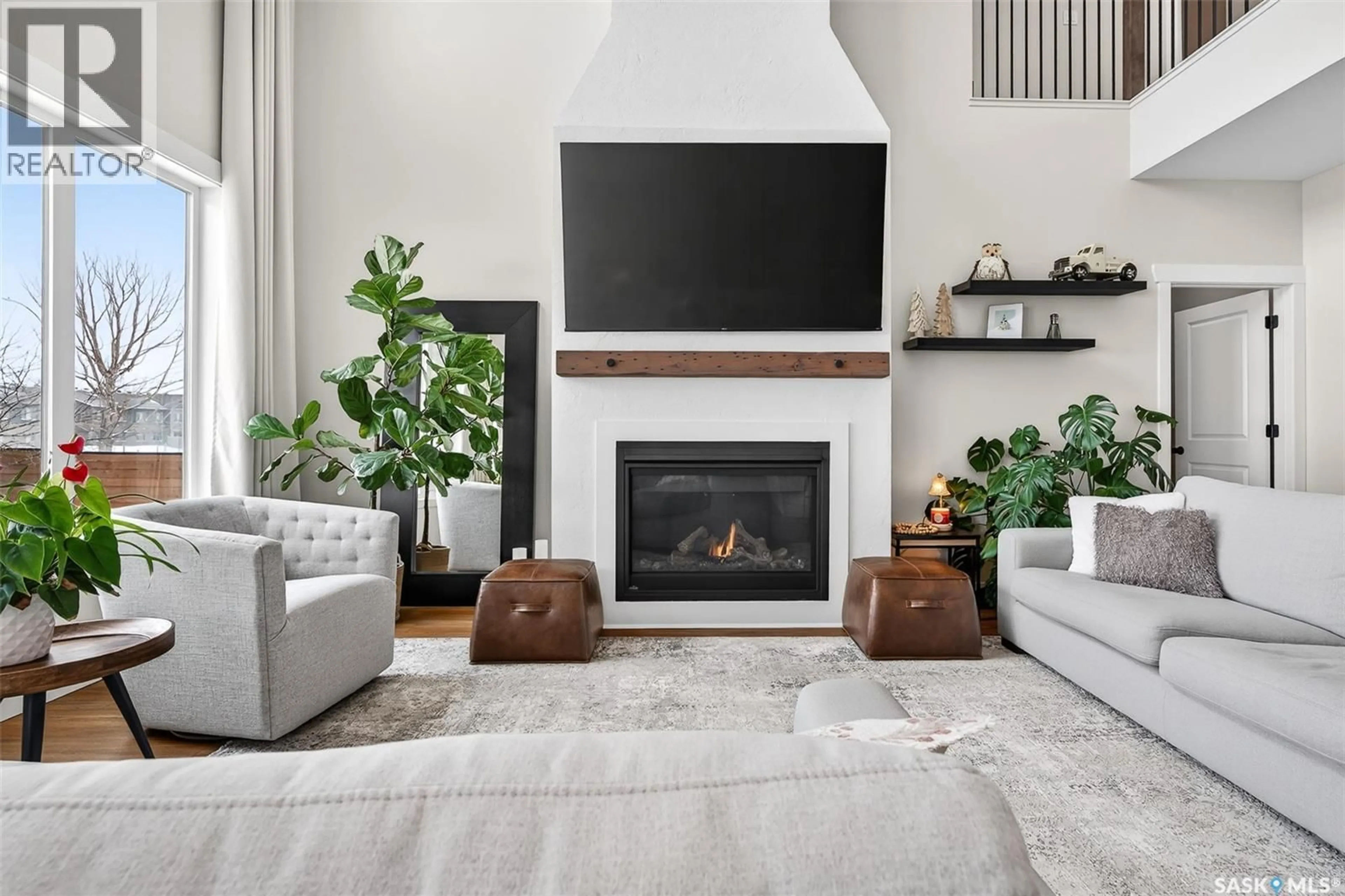 Living room with furniture, unknown for 6 CLUNIE COURT, Moose Jaw Saskatchewan S6J0E3