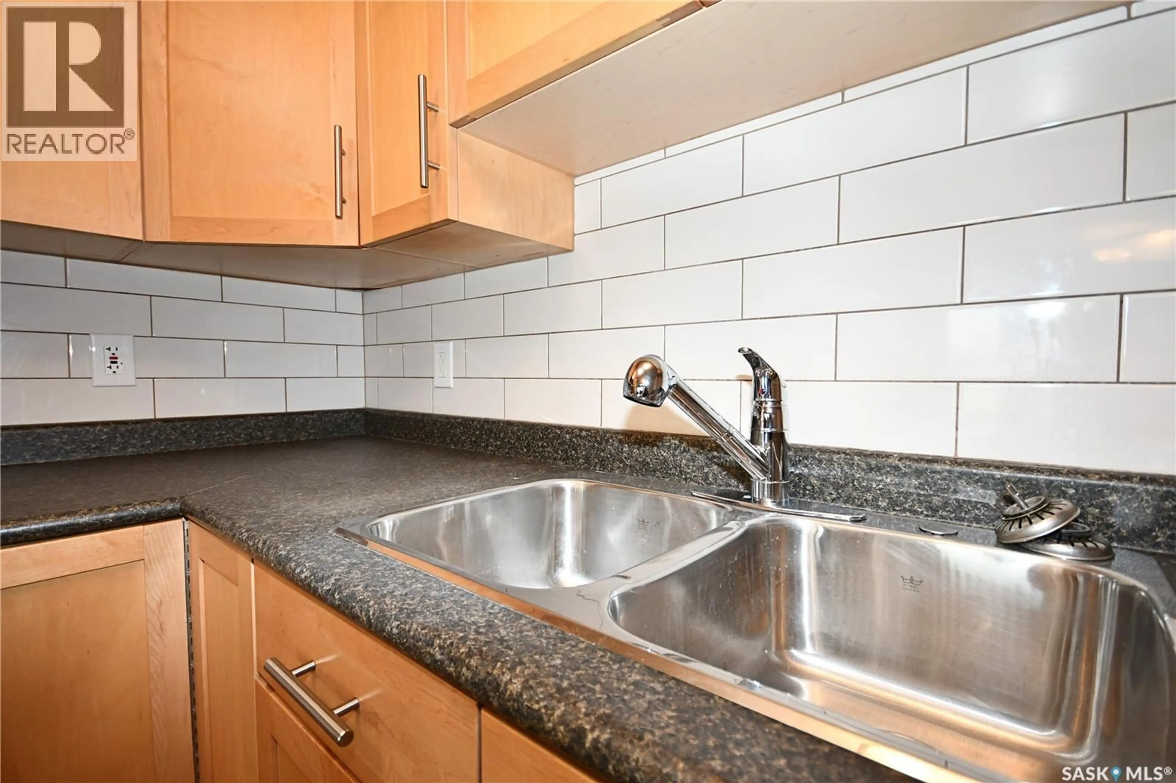Standard kitchen, ceramic/tile floor for 202 395 RIVER STREET E, Prince Albert Saskatchewan S6V0A3