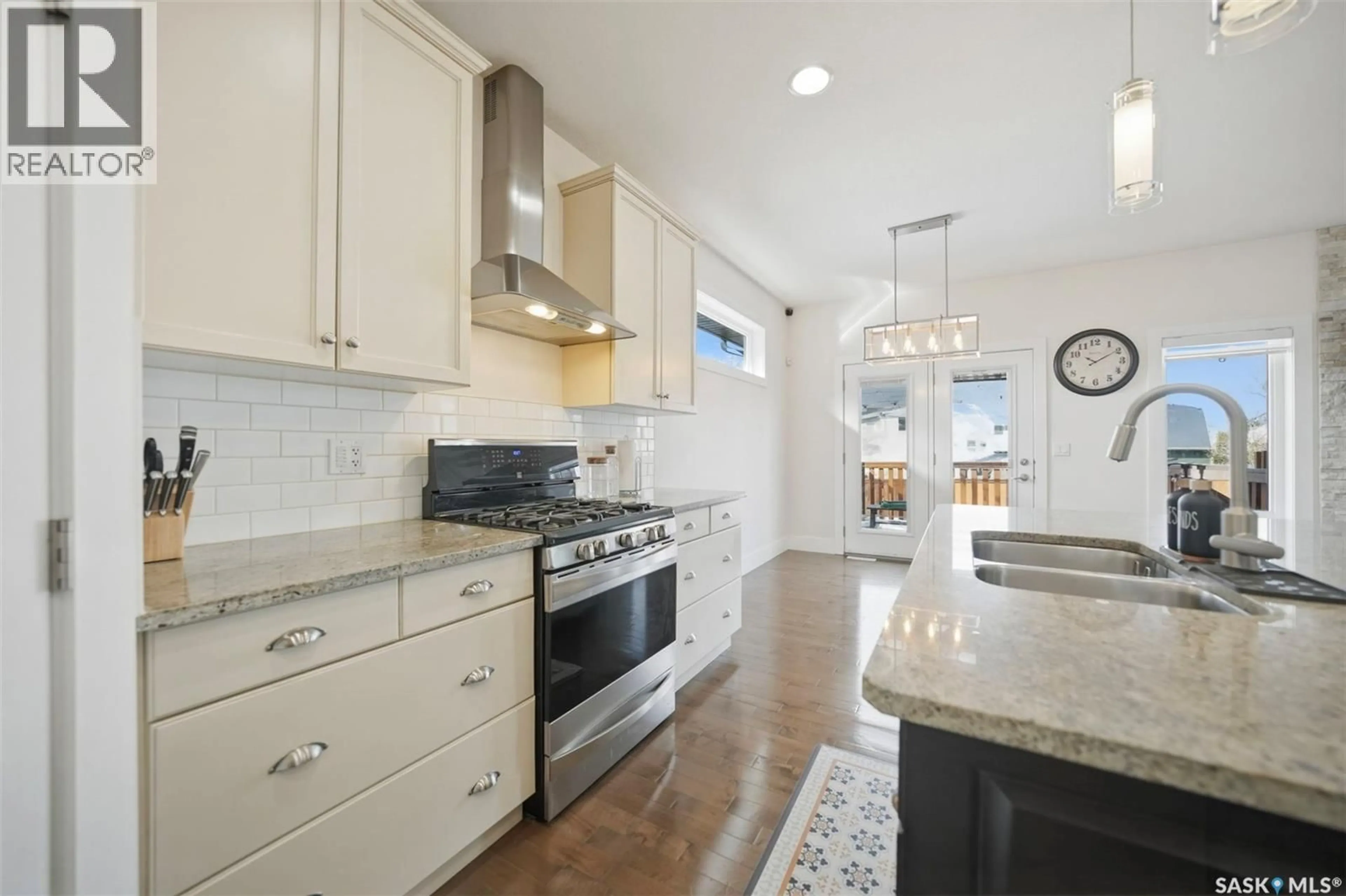 Open concept kitchen, ceramic/tile floor for 526 PATRICK AVENUE, Saskatoon Saskatchewan S7W0G4