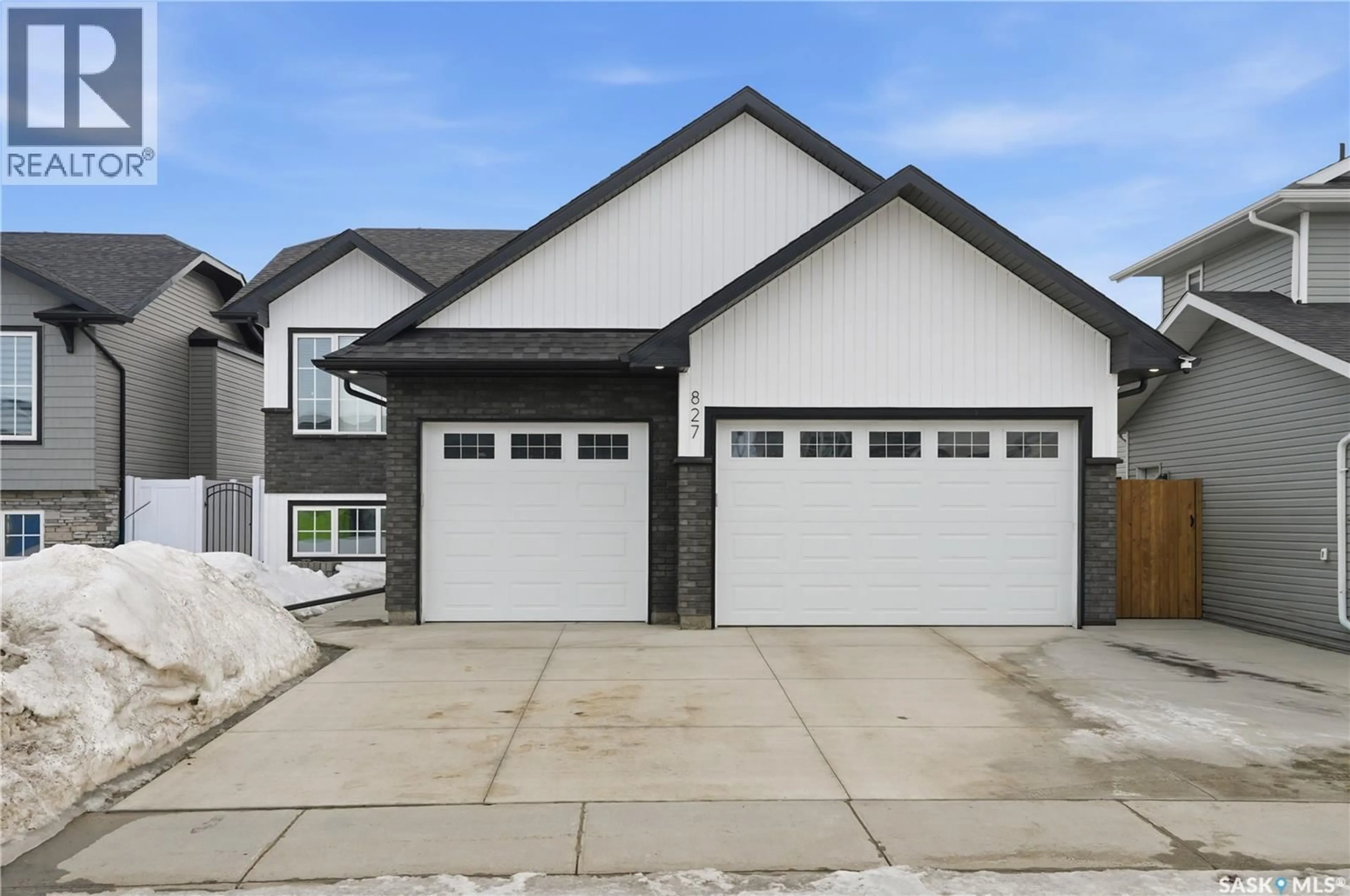 Unknown for 827 WOODS CRESCENT, Warman Saskatchewan S0K4S4