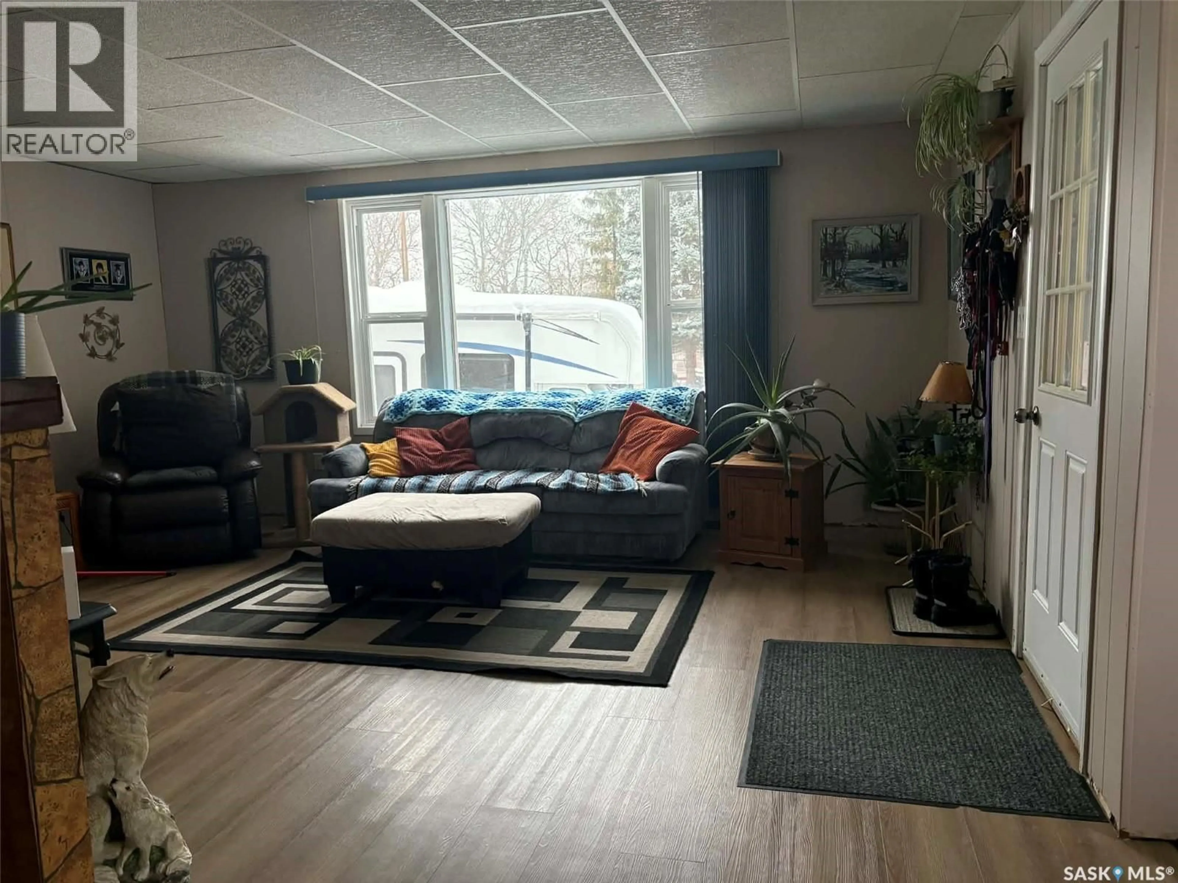 Living room with furniture, unknown for 347 GREEN AVENUE, Regina Beach Saskatchewan S0G4C0