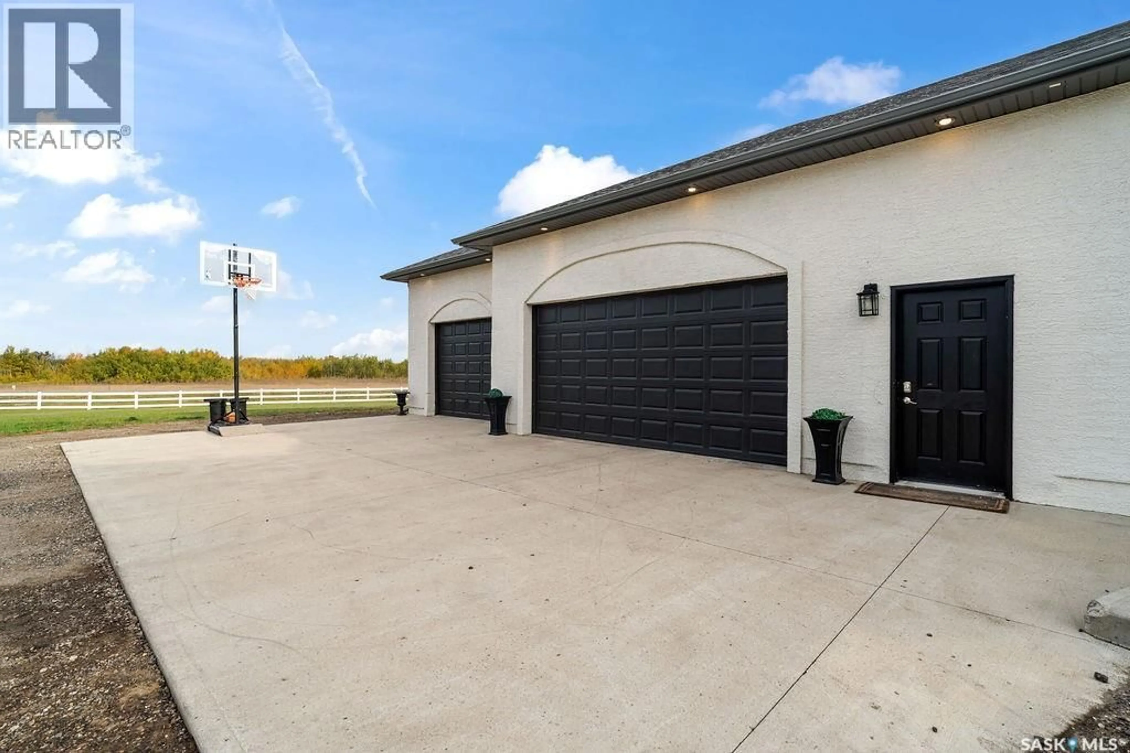 Indoor garage for 85 HANLEY WAY, Edenwold Rm No.158 Saskatchewan S0G3Z0