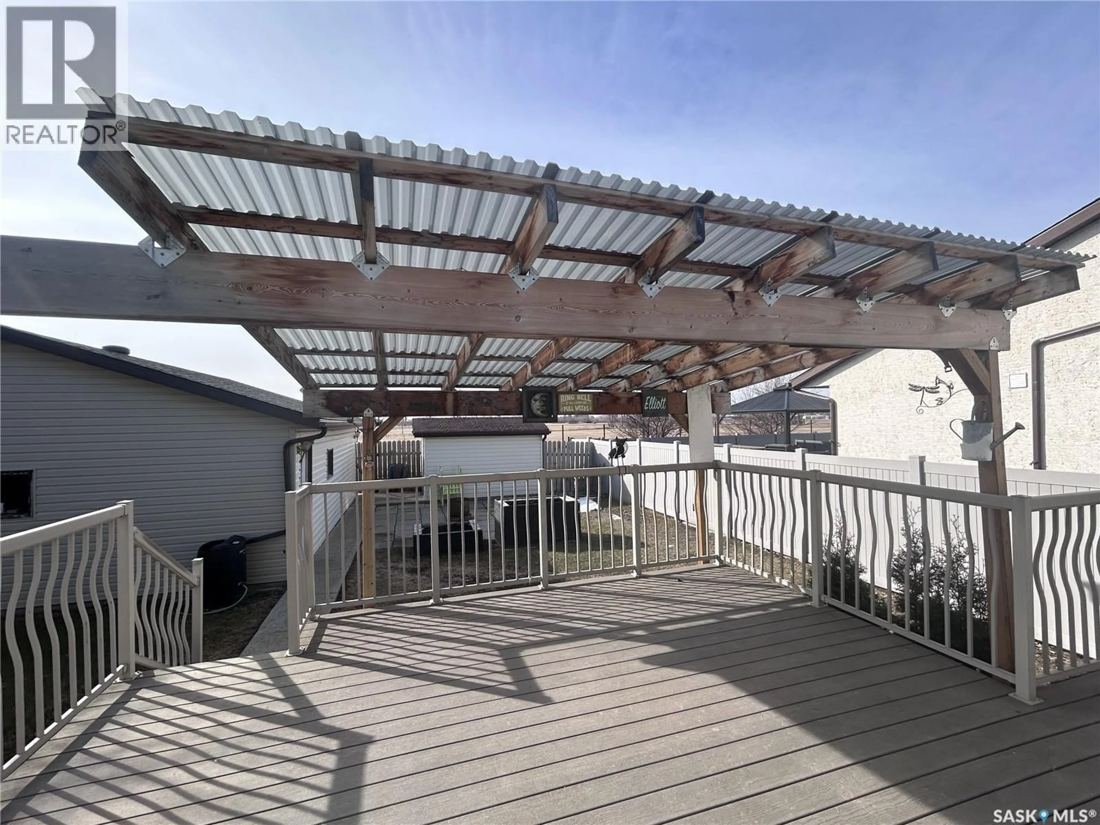 Patio, street for 569 MILNE CRESCENT, Estevan Saskatchewan S4A2M5