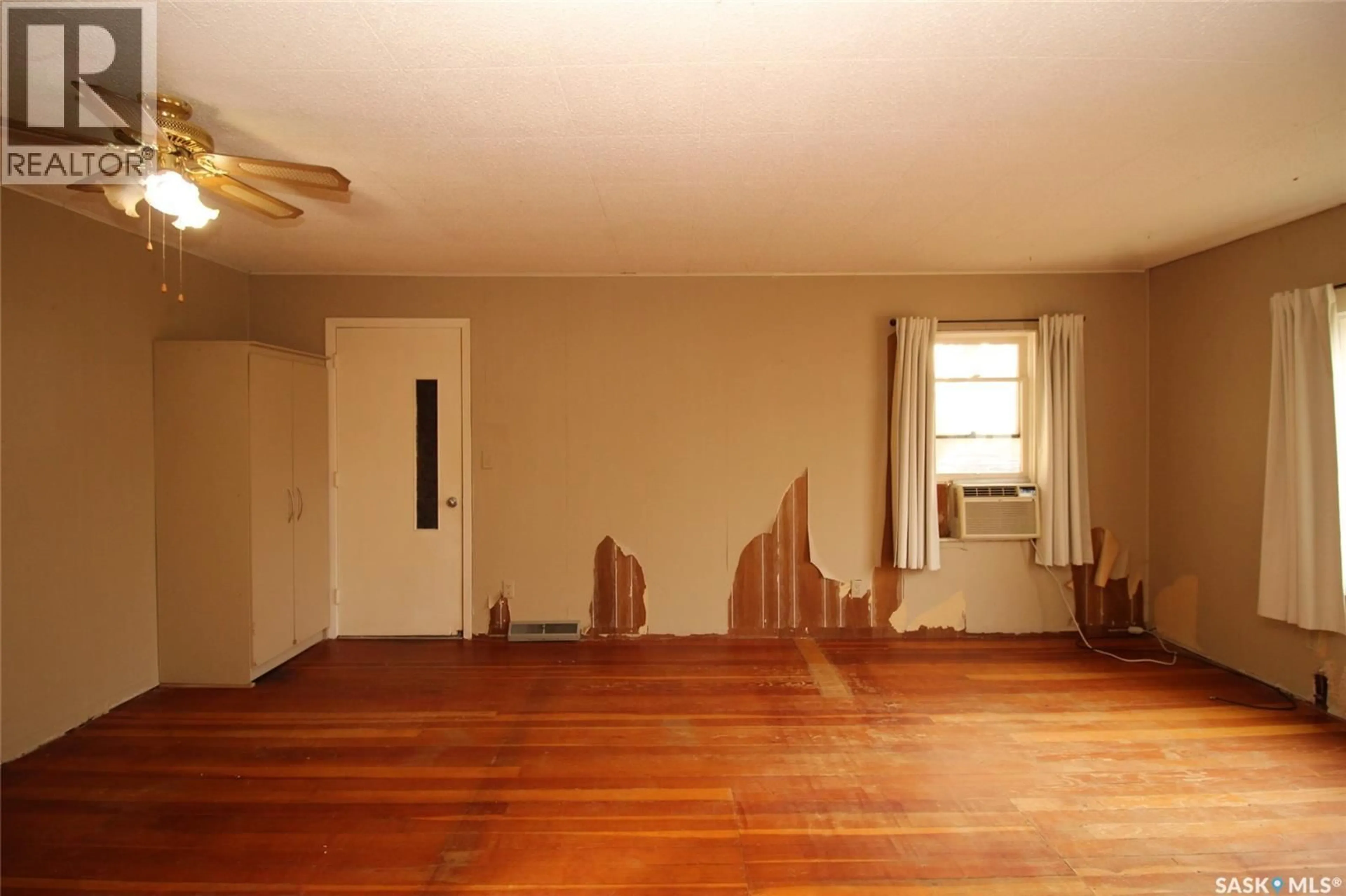 A pic of a room for 491 1ST STREET, Shaunavon Saskatchewan S0N2M0