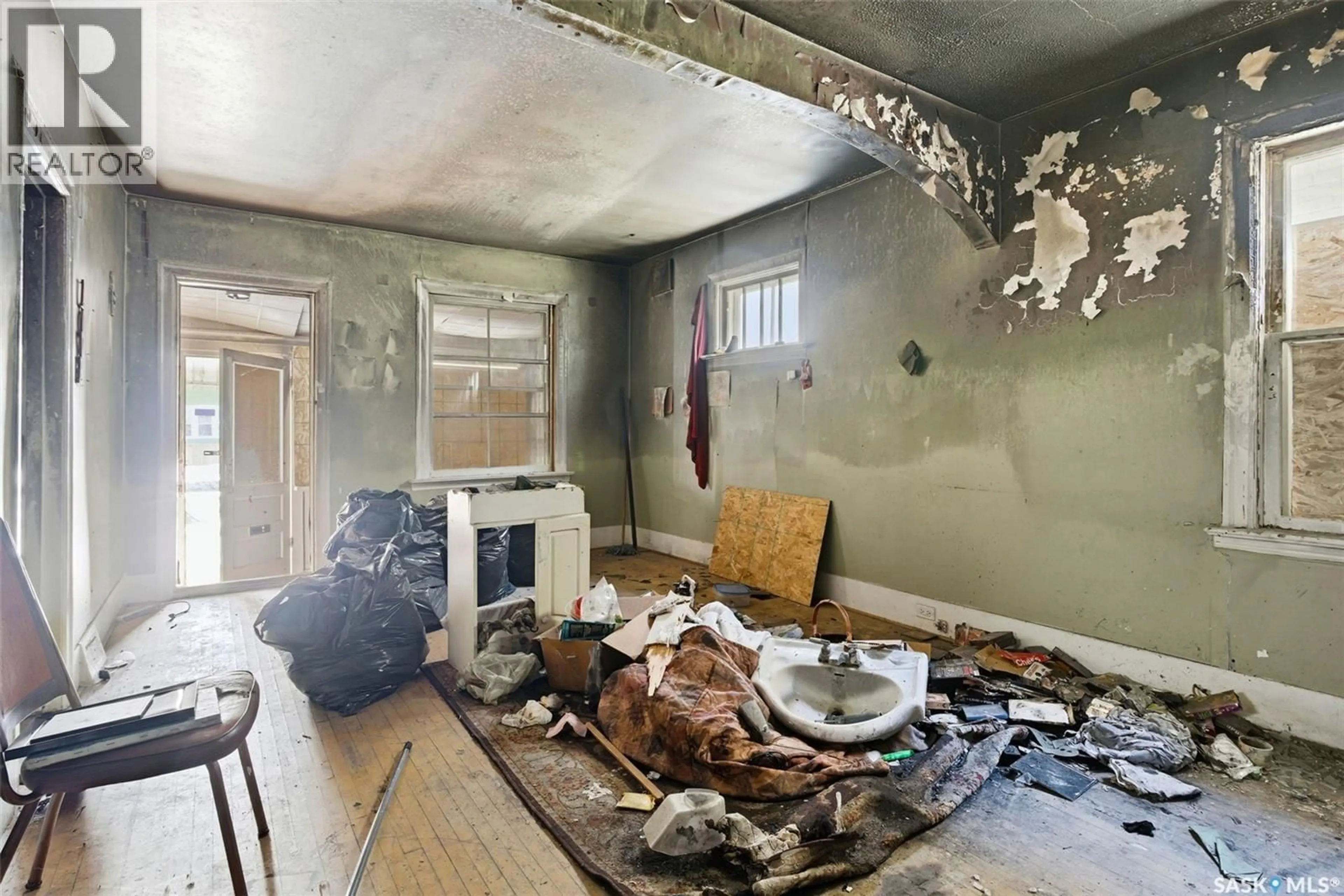 A pic of a room for 1120 VICTORIA AVENUE, Regina Saskatchewan S4P0N7