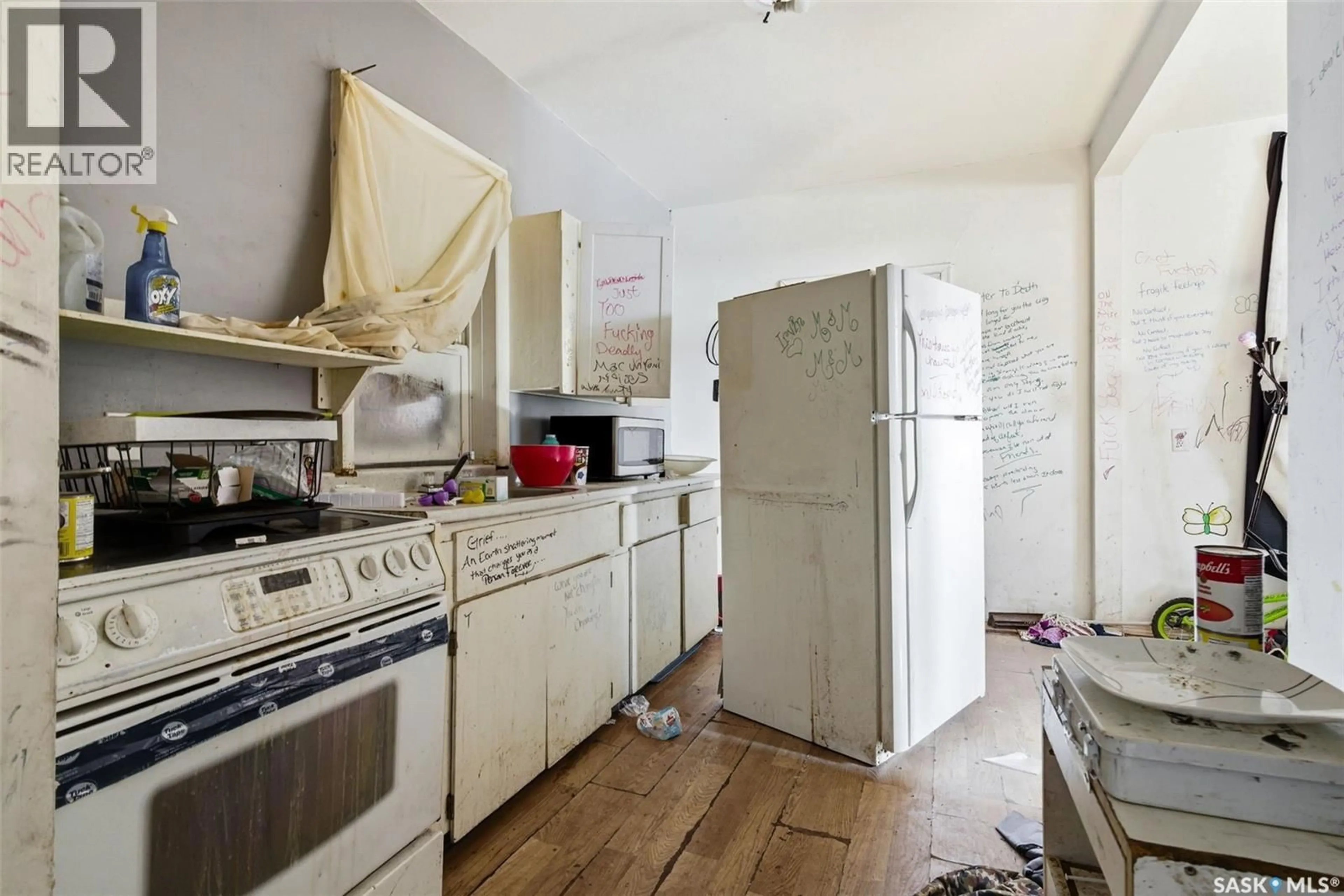 Standard kitchen, unknown for 1757 MONTREAL STREET, Regina Saskatchewan S4P1K8