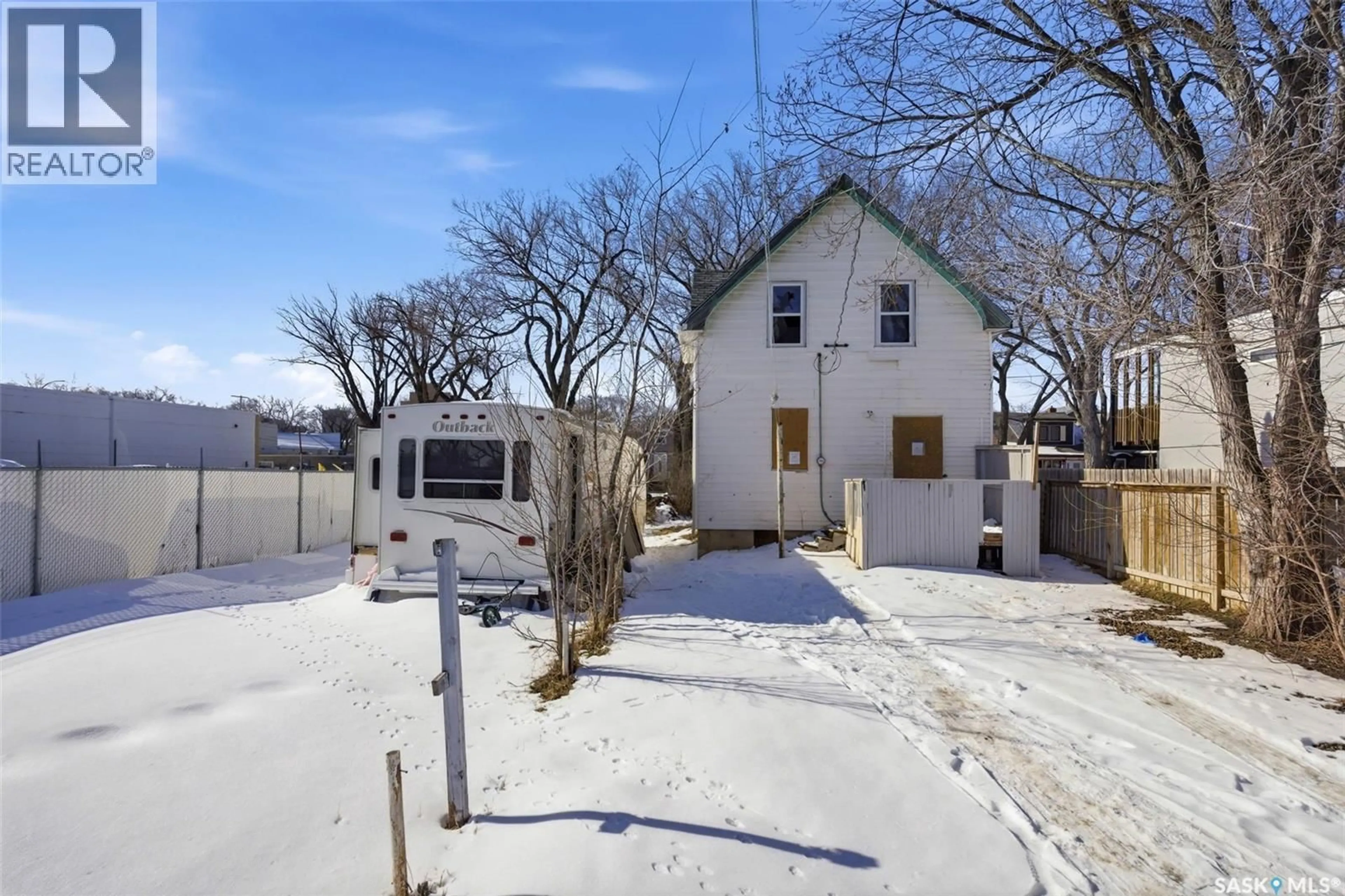A pic from outside/outdoor area/front of a property/back of a property/a pic from drone, street for 1757 MONTREAL STREET, Regina Saskatchewan S4P1K8
