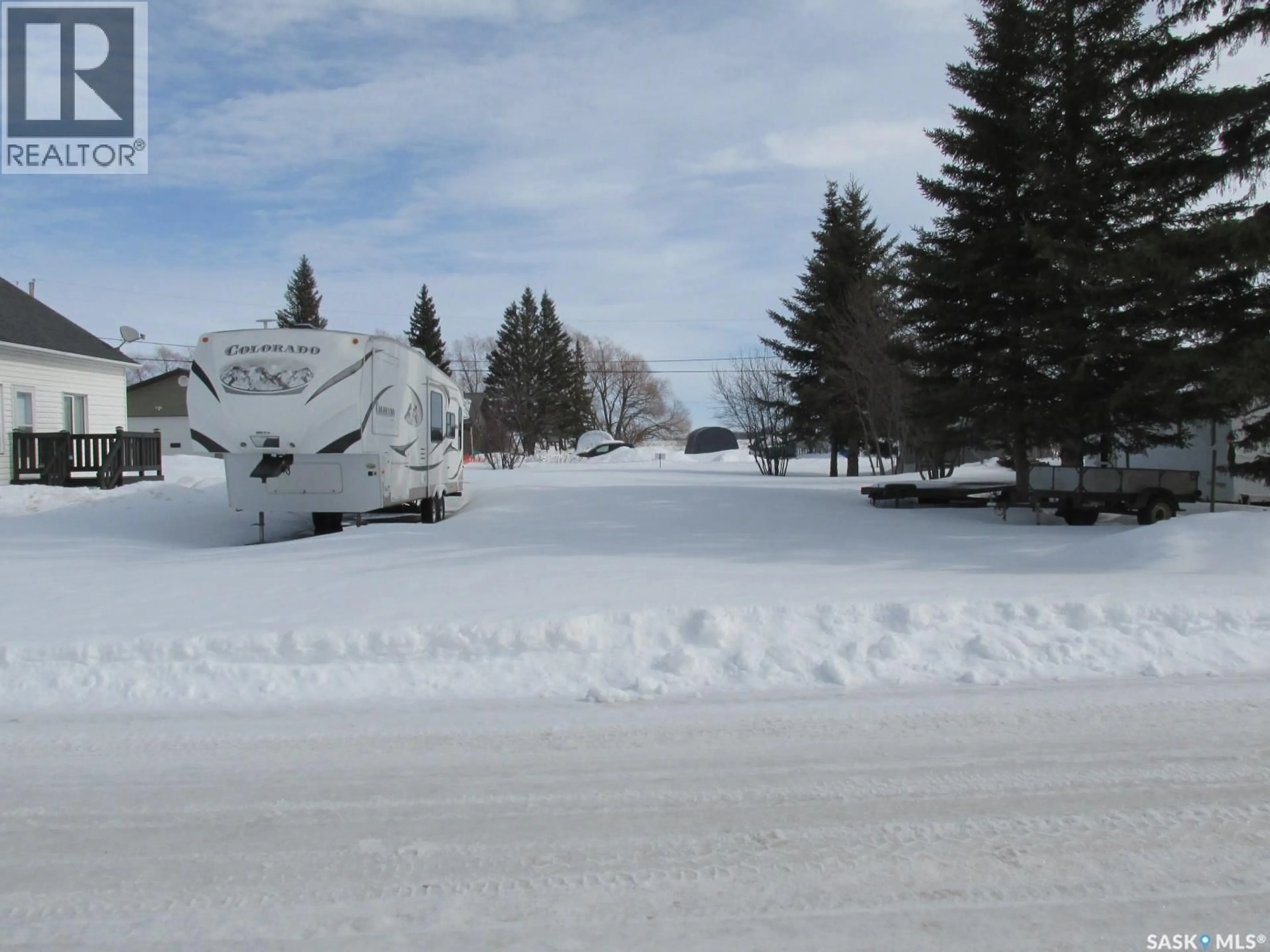 Parking for 504 RUPERT CRESCENT, Codette Saskatchewan S0E0P0