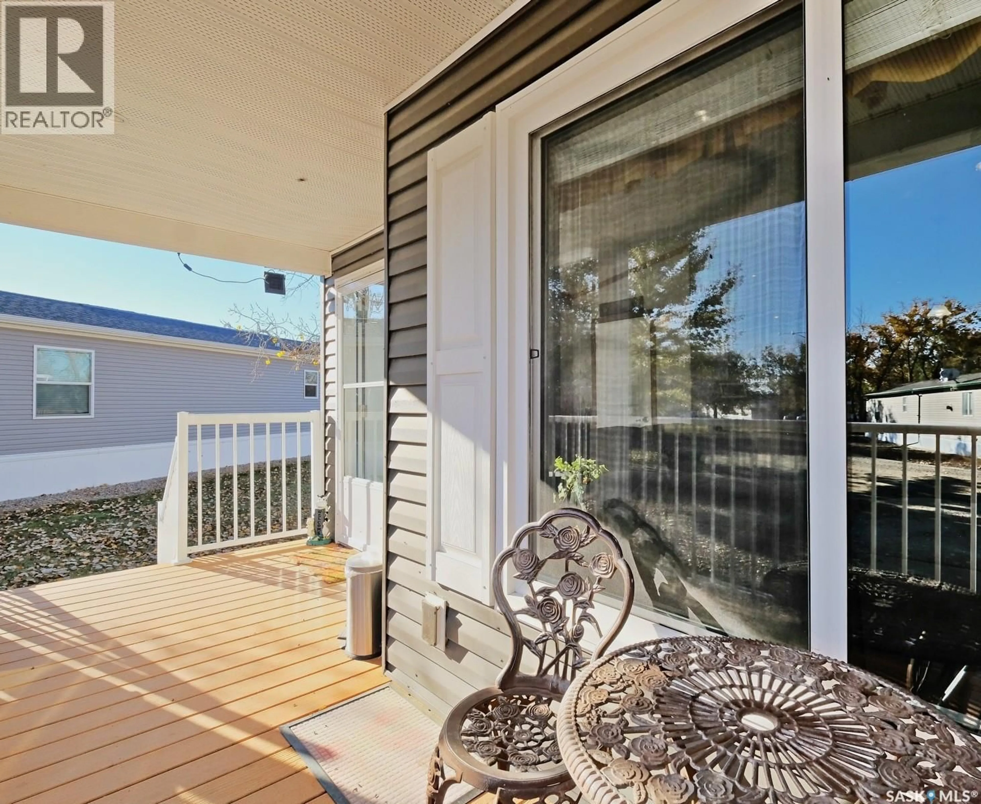 Patio, water/lake/river/ocean view for 10 PRAIRIE VIEW CRESCENT, Rosetown Saskatchewan S0L2V0